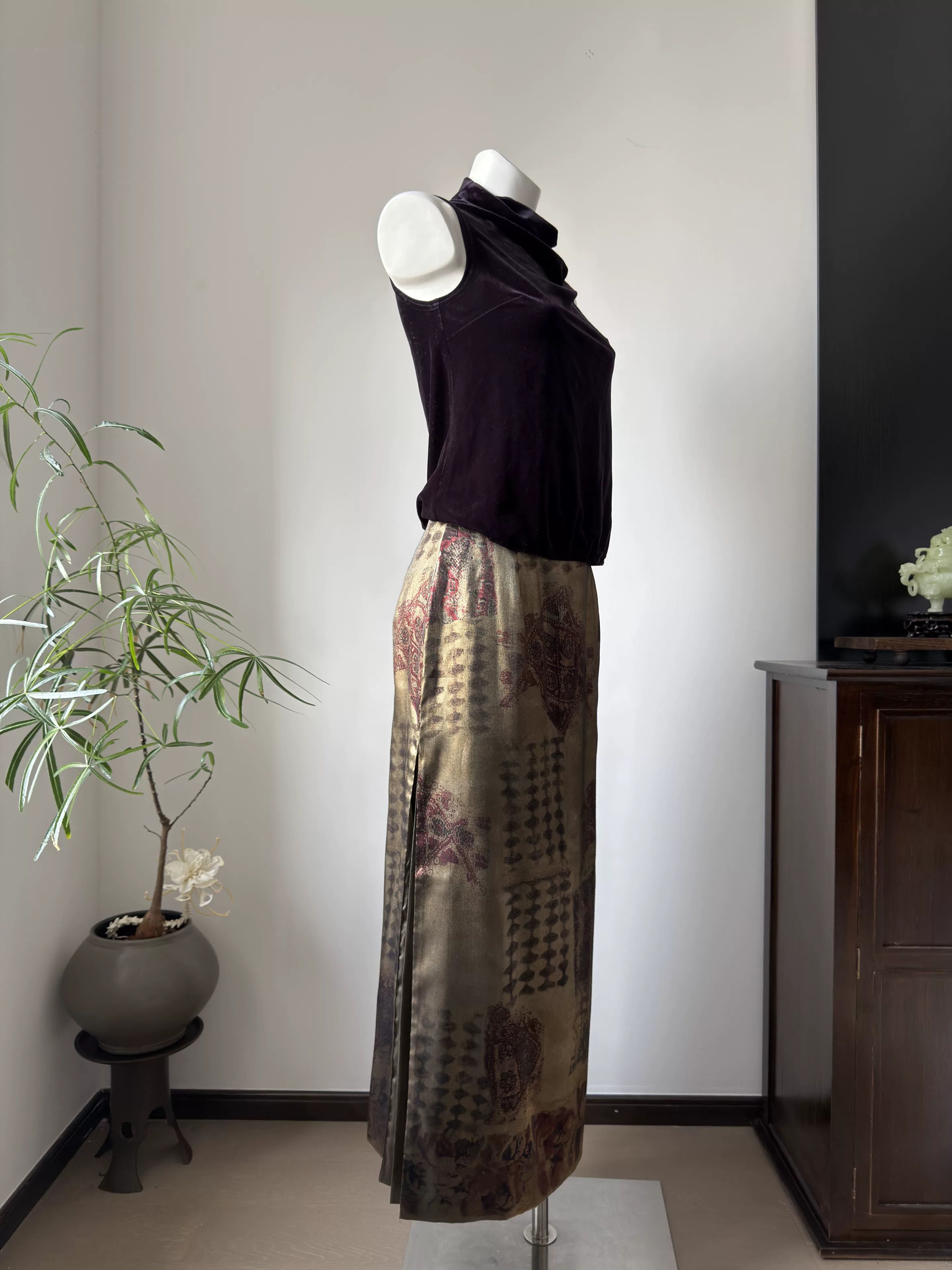 Etro ETRO Gold Satin Mural Print Midi Skirt Size 42" / US 20 - 8 Thumbnail