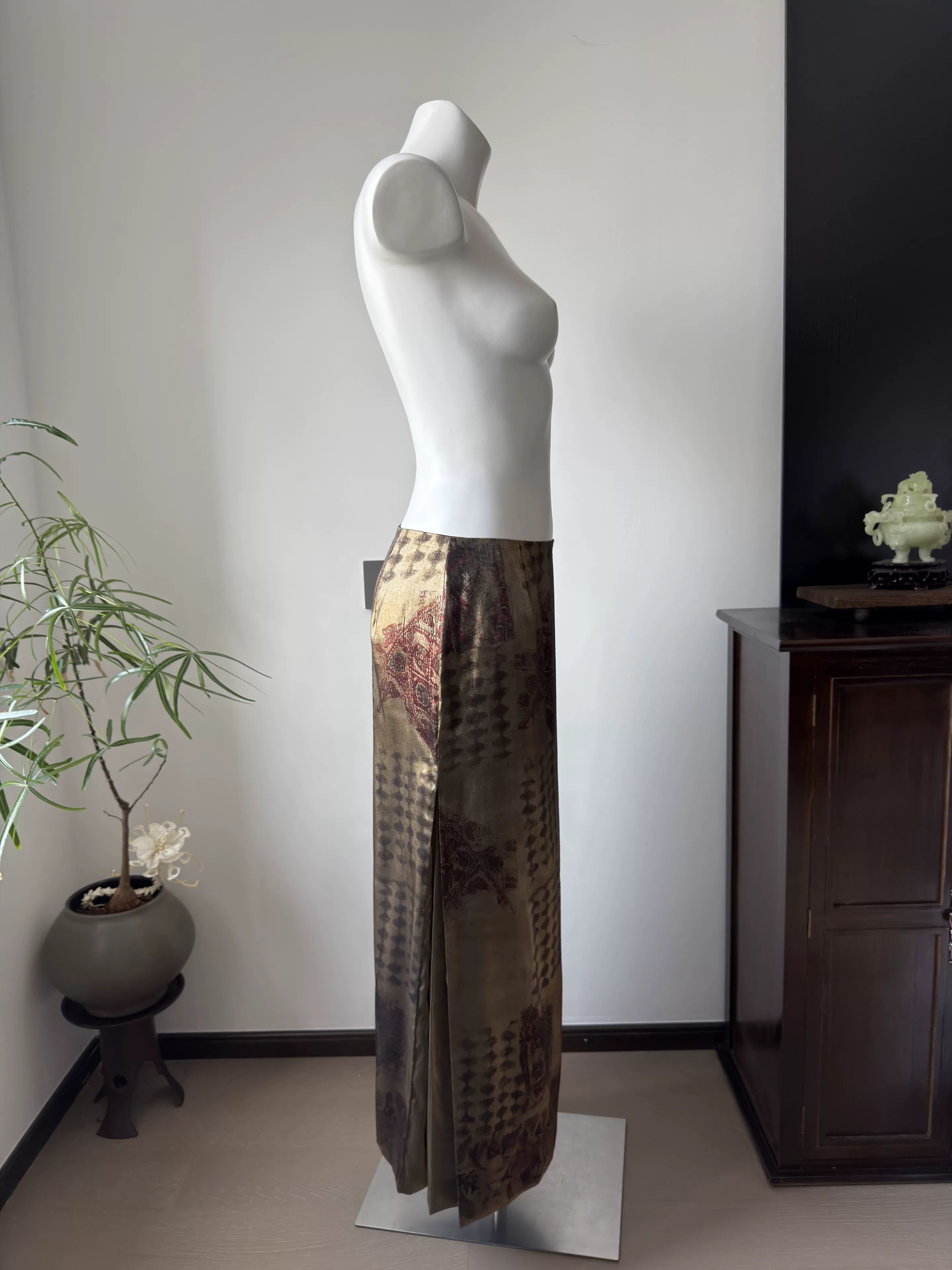Etro ETRO Gold Satin Mural Print Midi Skirt Size 42" / US 20 - 2 Thumbnail