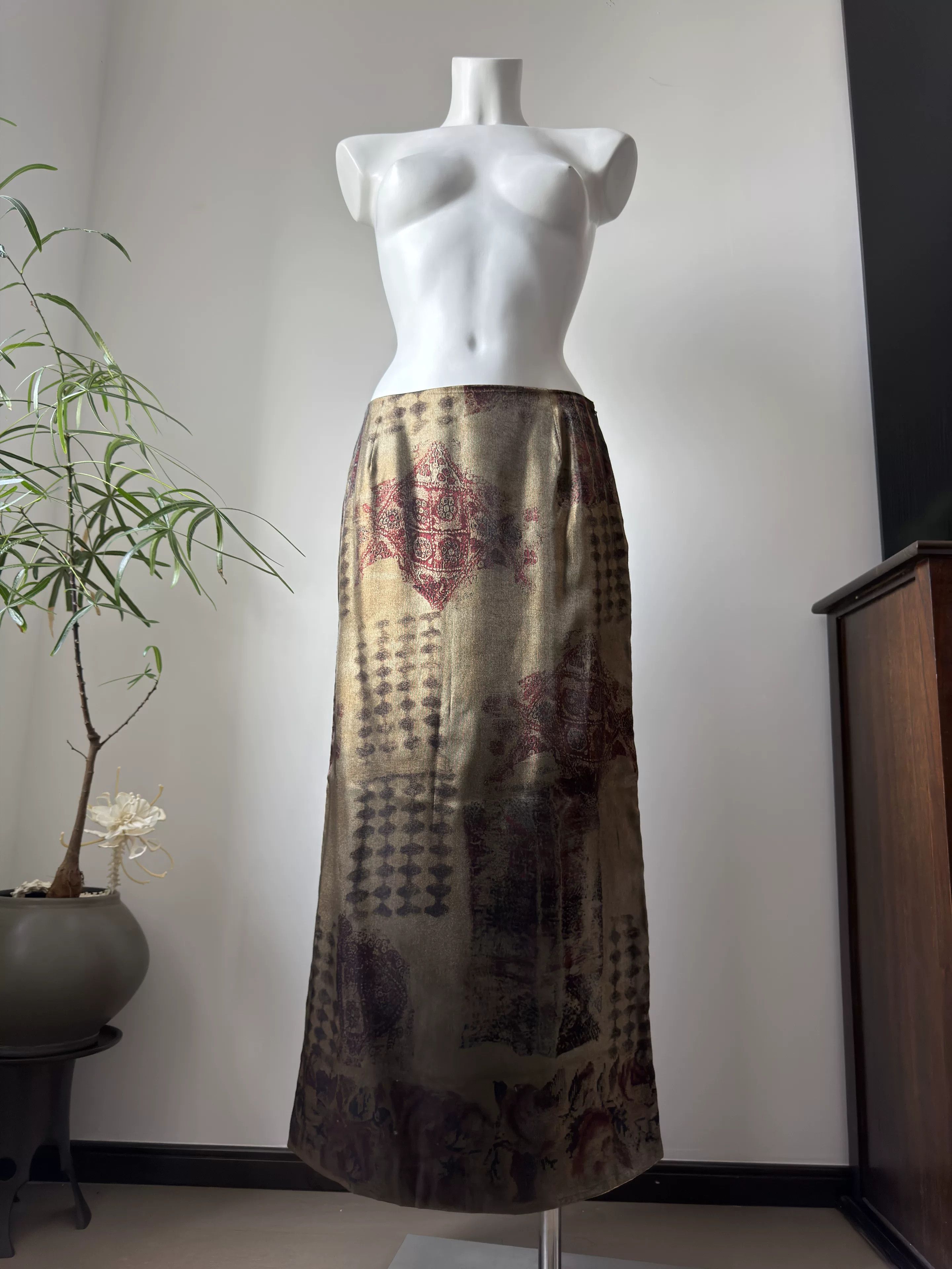 Etro ETRO Gold Satin Mural Print Midi Skirt Size 42" / US 20 - 3 Thumbnail
