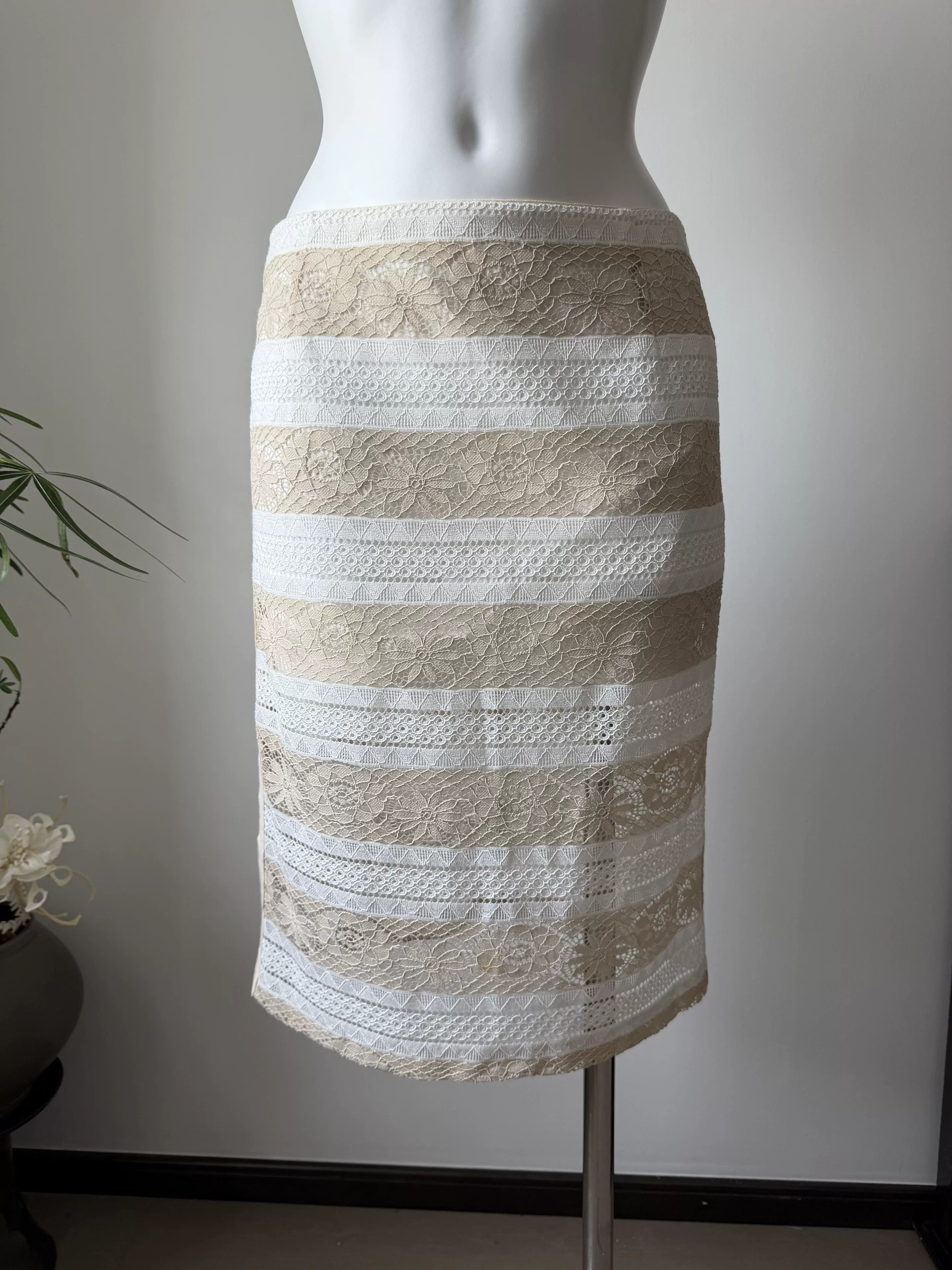 Blumarine Blugirl Striped Lace Skirt Size 38" / US 16 / IT 52 - 2 Thumbnail