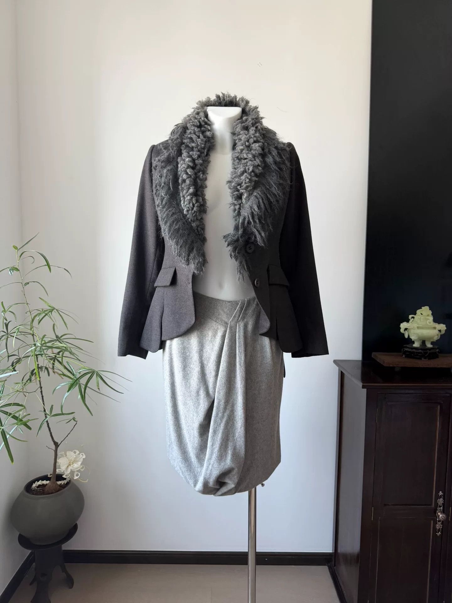 Ermanno Scervino Ermanno Scervino Fur Collar Wool Jacket Size M / US 6-8 / IT 42-44 - 2 Thumbnail