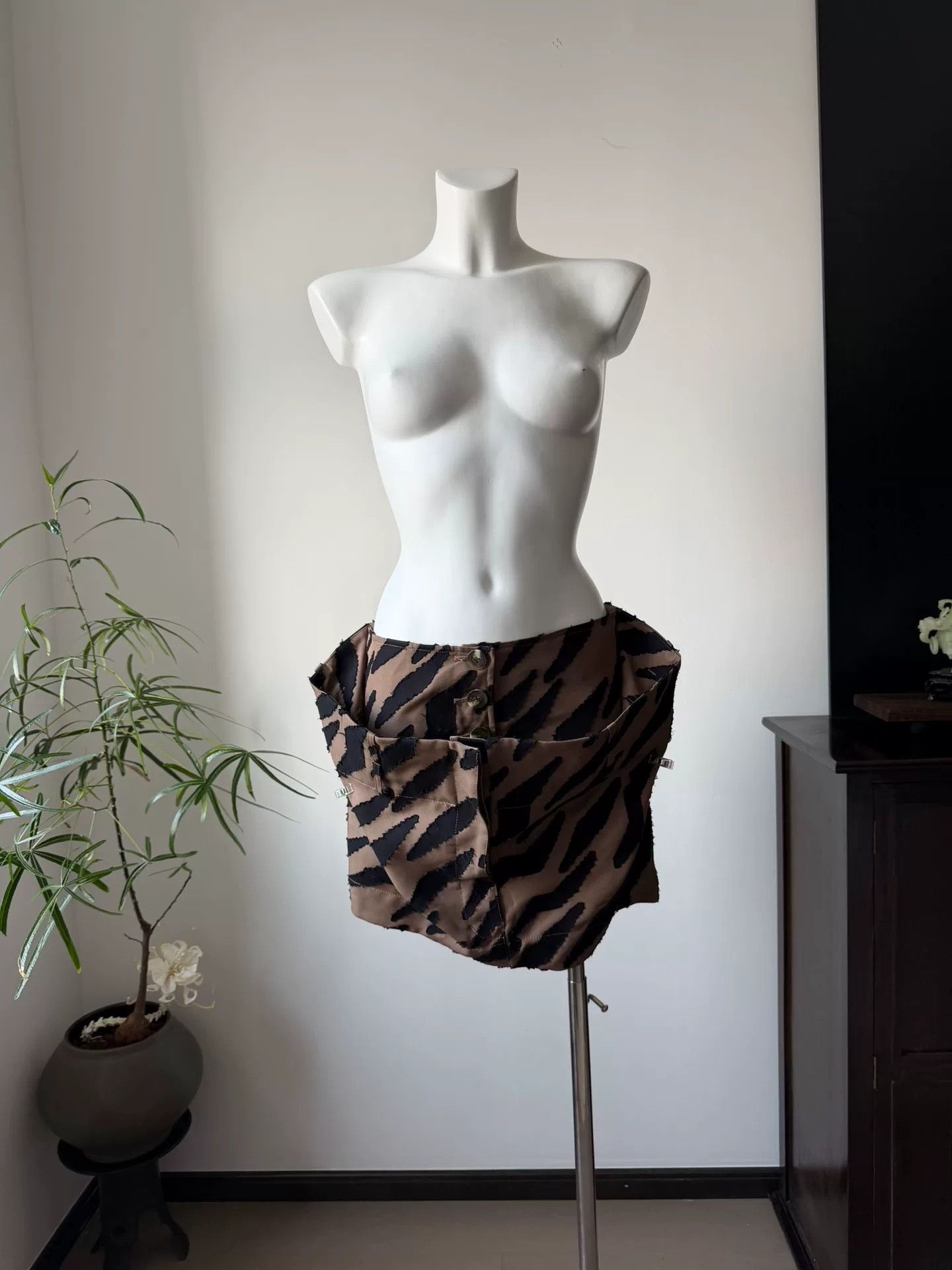 Vivienne Westwood Vivienne Westwood Animal Print Mini Skirt Size 38" / US 16 / IT 52 - 8 Thumbnail