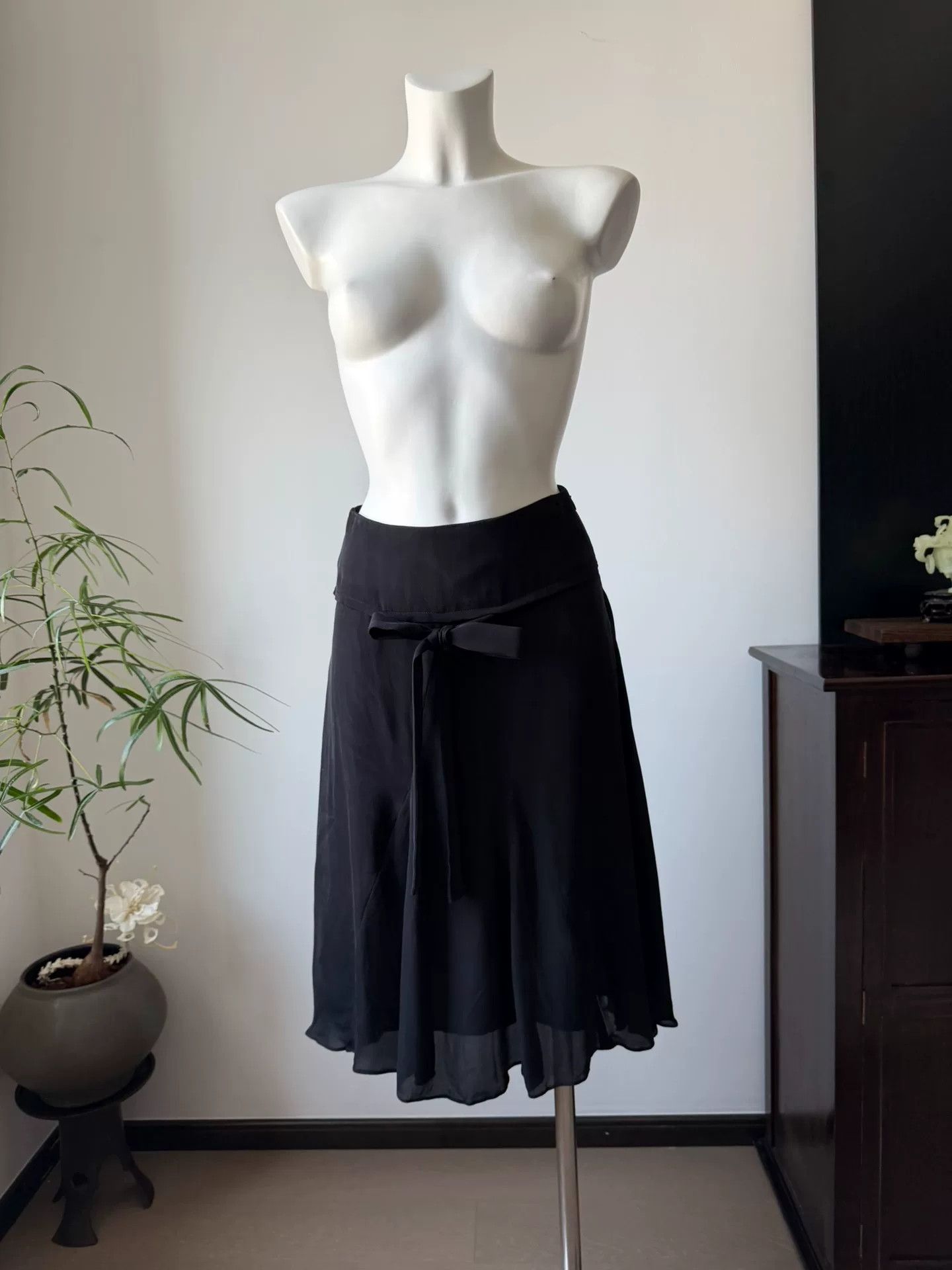 Kenzo KENZO Black Silk Pencil Flare Skirt Size 40" / US 18 - 7 Thumbnail