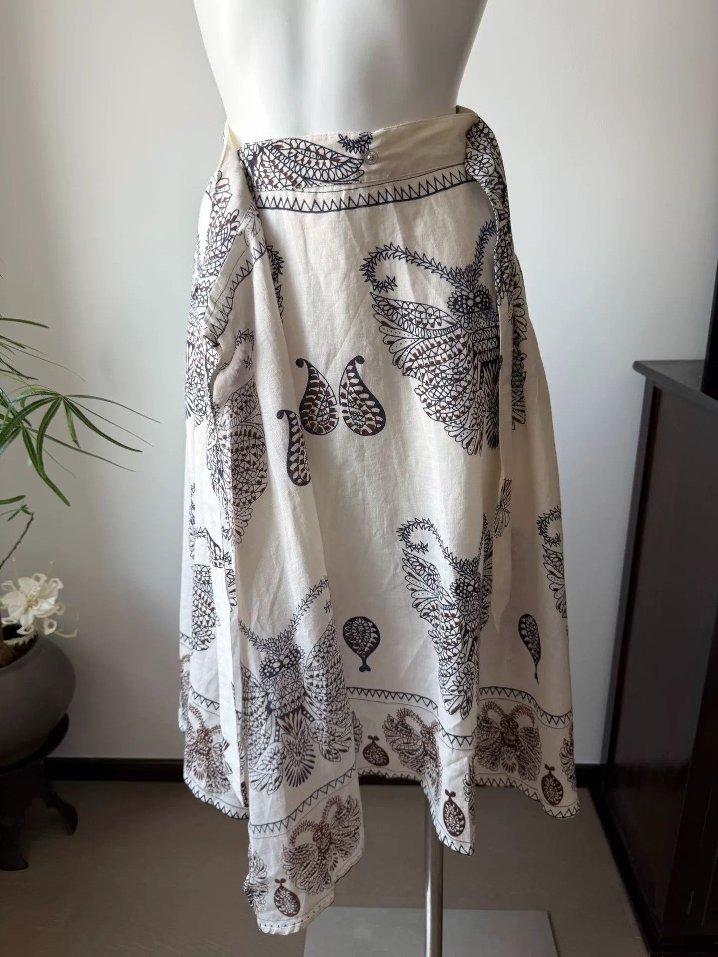See by Chloe See by Chloe Moth Print Wrap Skirt Size 30" / US 8 / IT 44 - 6 Thumbnail