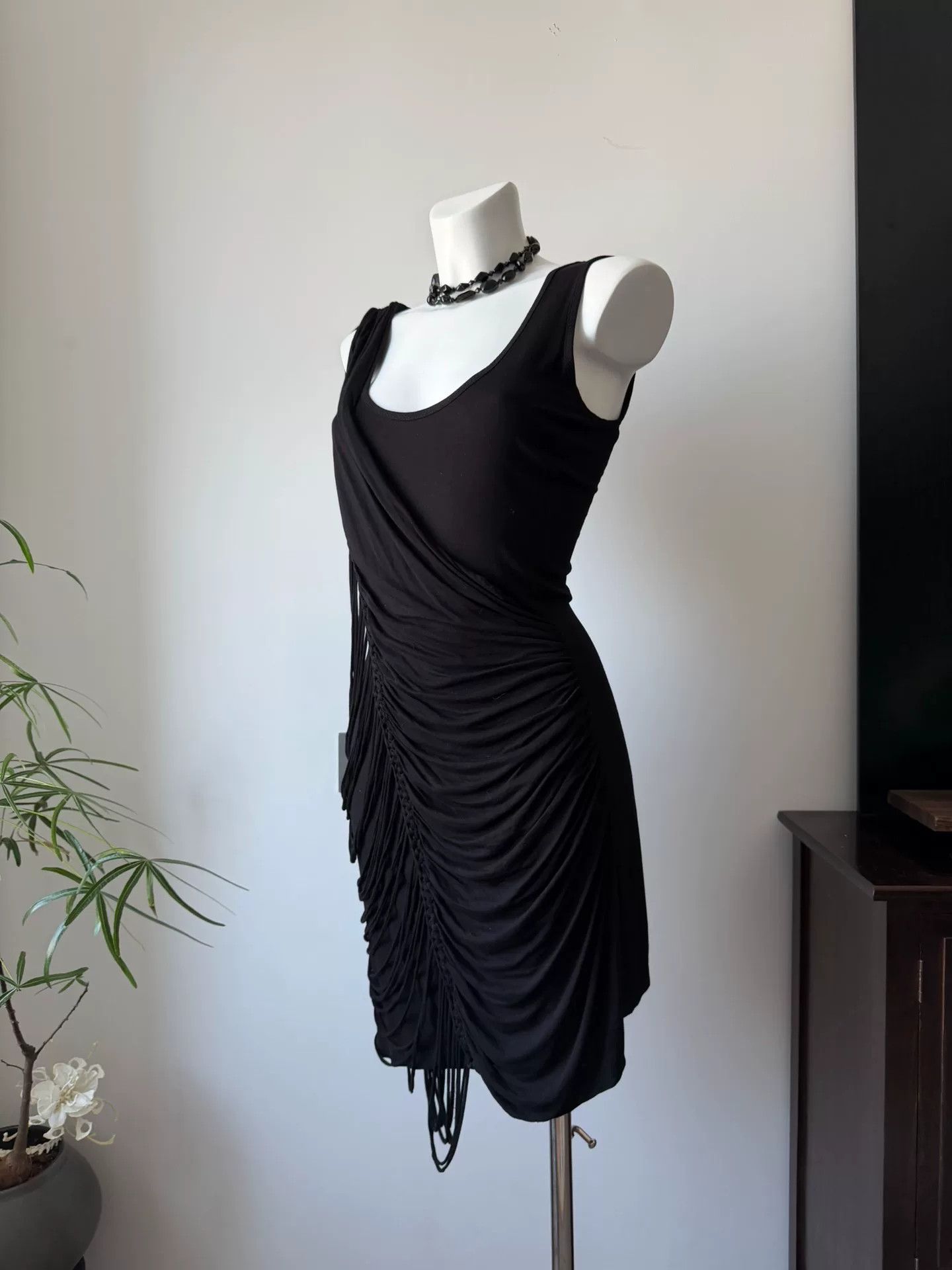Karen Millen Pleated Tight Black Stretch Dress Size M / US 6-8 / IT 42-44 - 4 Thumbnail
