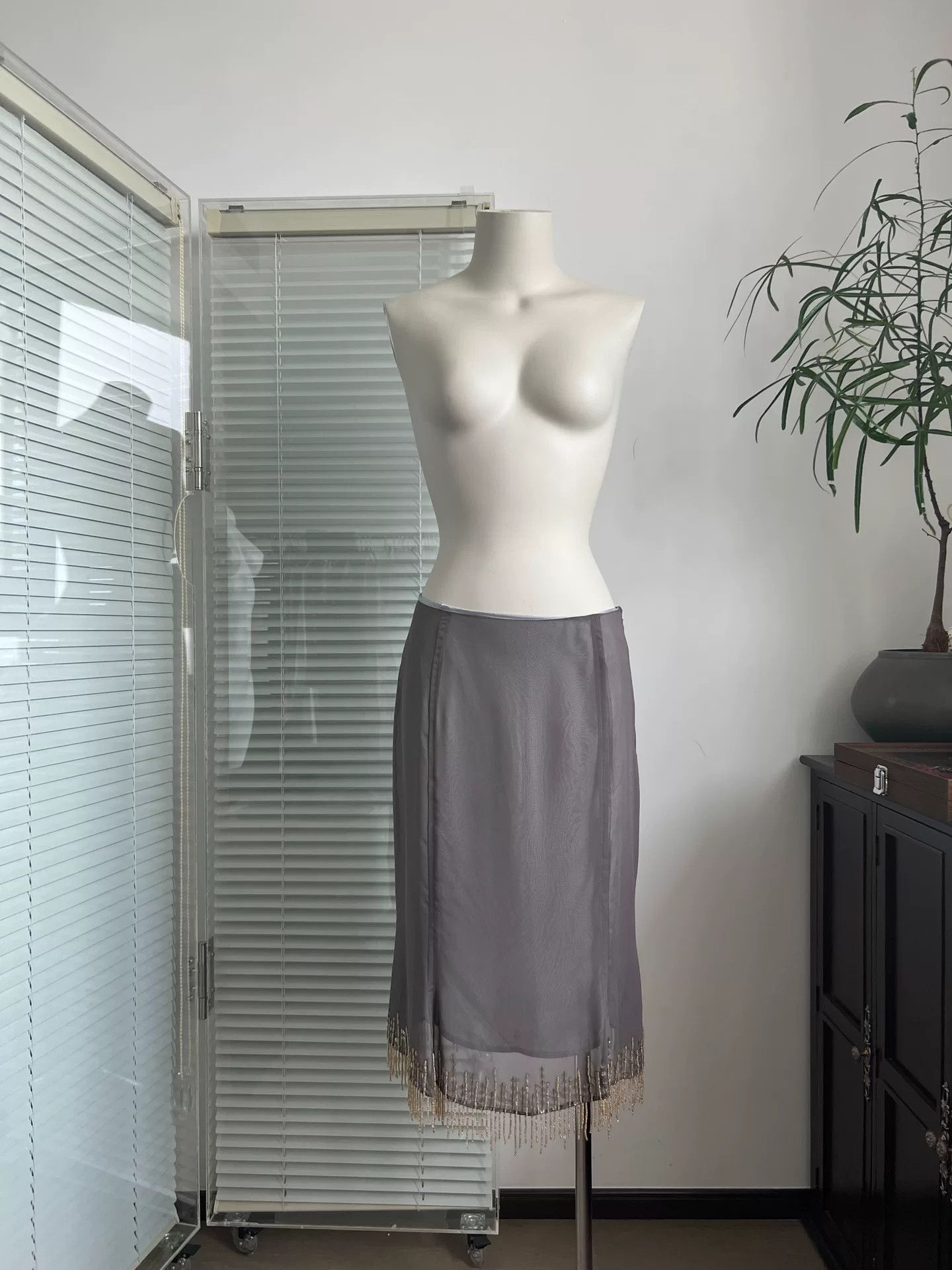 Grace in LA GRACECONTINENTAL Beaded Party Skirt Size 28" / US 6 / IT 42 - 5 Thumbnail