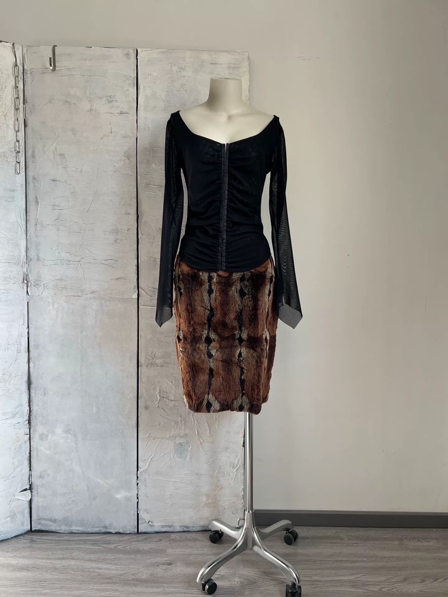 MAX&Co. MAX&CO Vintage Rex Rabbit Fur Y2K Skirt Size 42" / US 20 - 7 Thumbnail