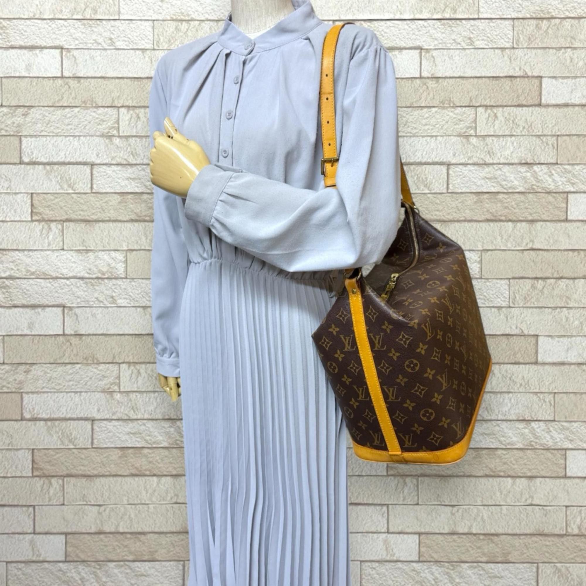 Louis Vuitton Louis Vuitton x Sharon Stone collaboration Amfar Three Vanity Star Monogram Shoulder Bag, Canvas M47275, Brown, Women's, LOUIS VUITTON, Used Size ONE SIZE - 2 Thumbnail