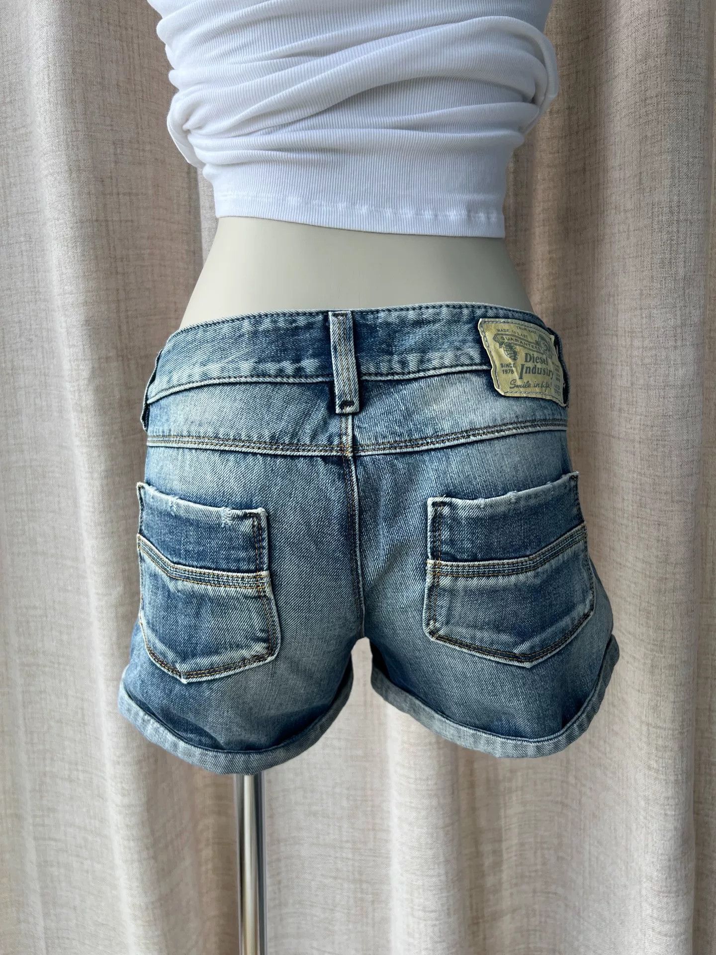 Diesel Diesel Washed Blue Low-Waist Denim Shorts Size 27" / US 4 / IT 40 - 6 Thumbnail