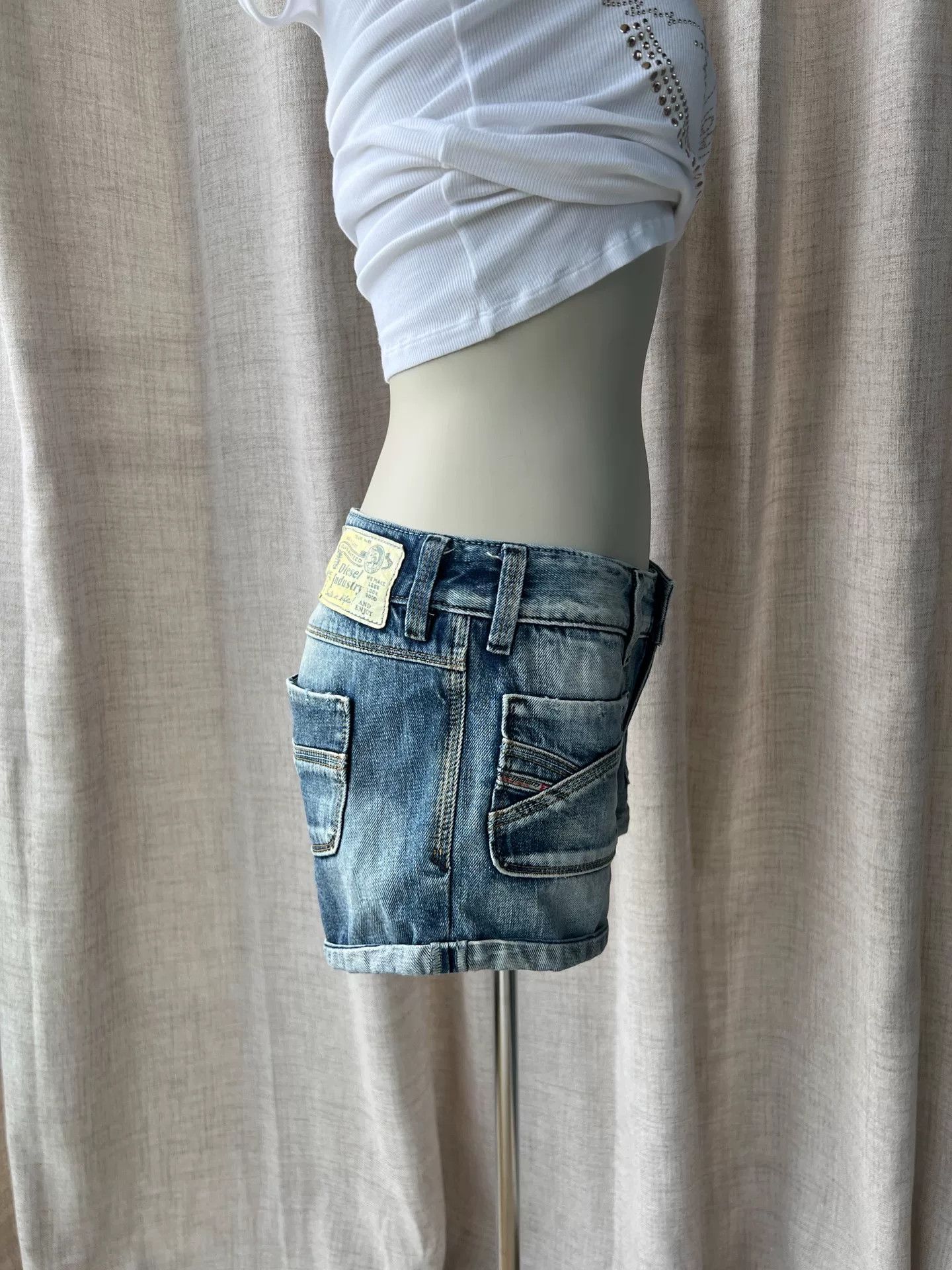 Diesel Diesel Washed Blue Low-Waist Denim Shorts Size 27" / US 4 / IT 40 - 5 Thumbnail