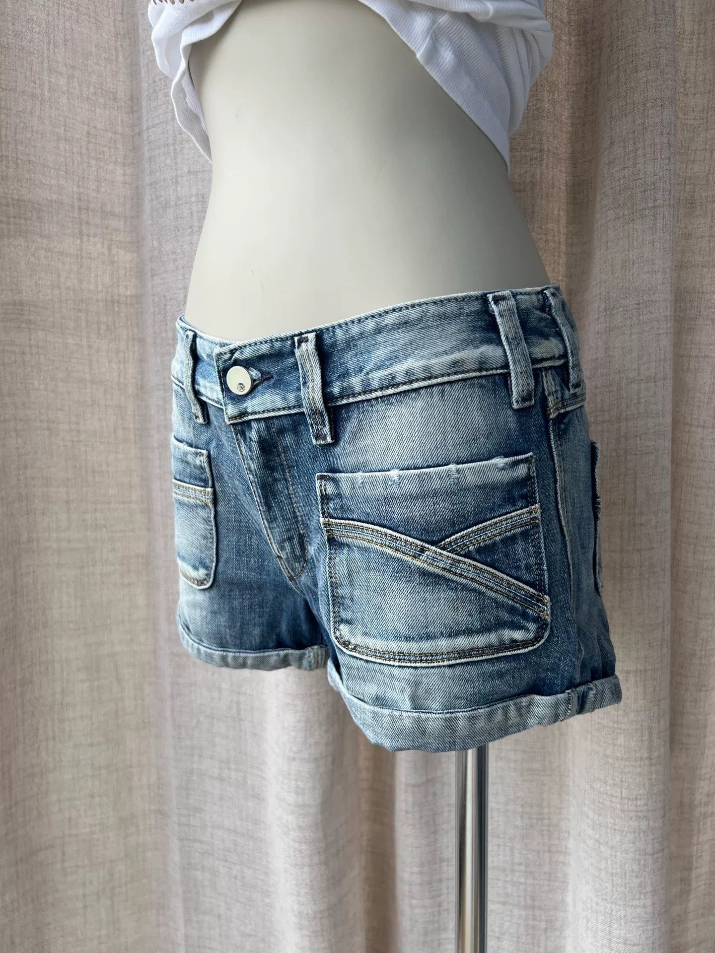 Diesel Diesel Washed Blue Low-Waist Denim Shorts Size 27" / US 4 / IT 40 - 7 Thumbnail