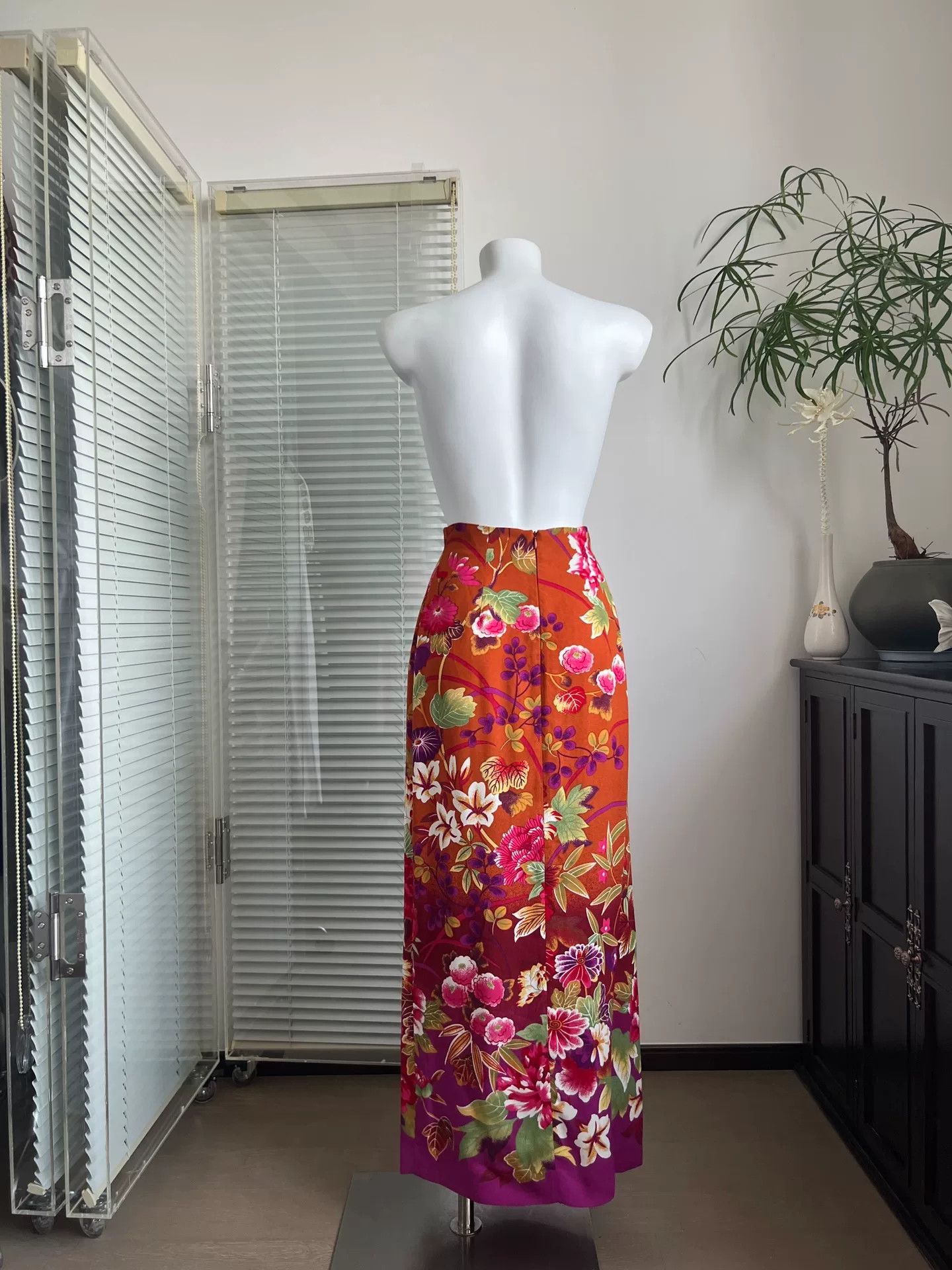 Kenzo KENZO Vibrant Floral Gradient Straight Midi Skirt Size 38" / US 16 / IT 52 - 5 Thumbnail