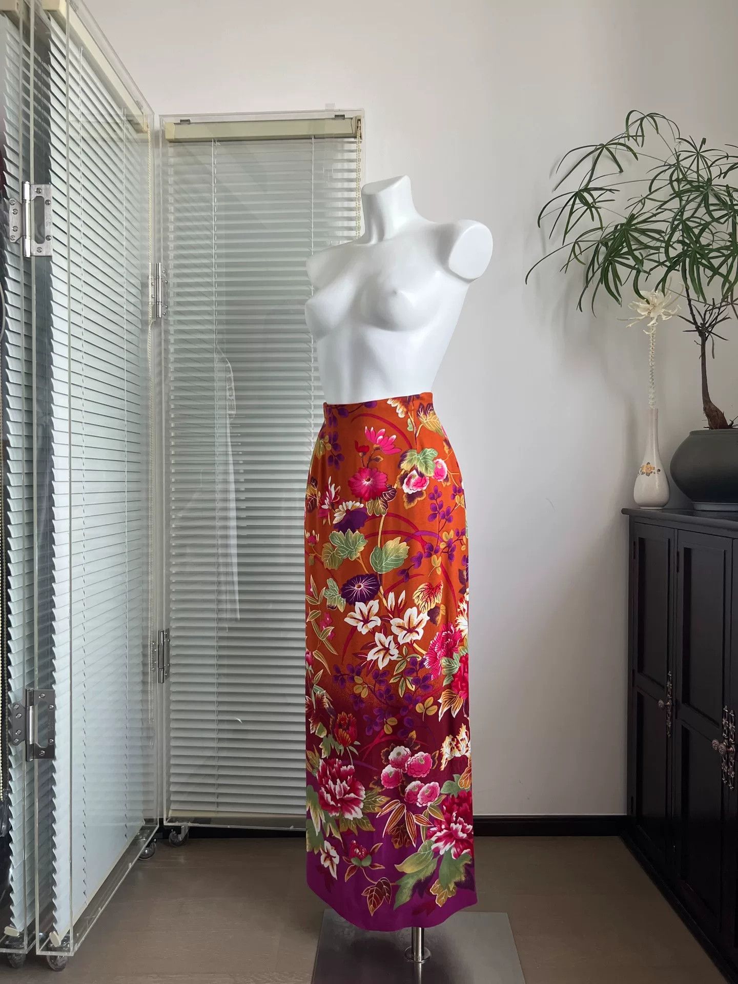 Kenzo KENZO Vibrant Floral Gradient Straight Midi Skirt Size 38" / US 16 / IT 52 - 3 Thumbnail