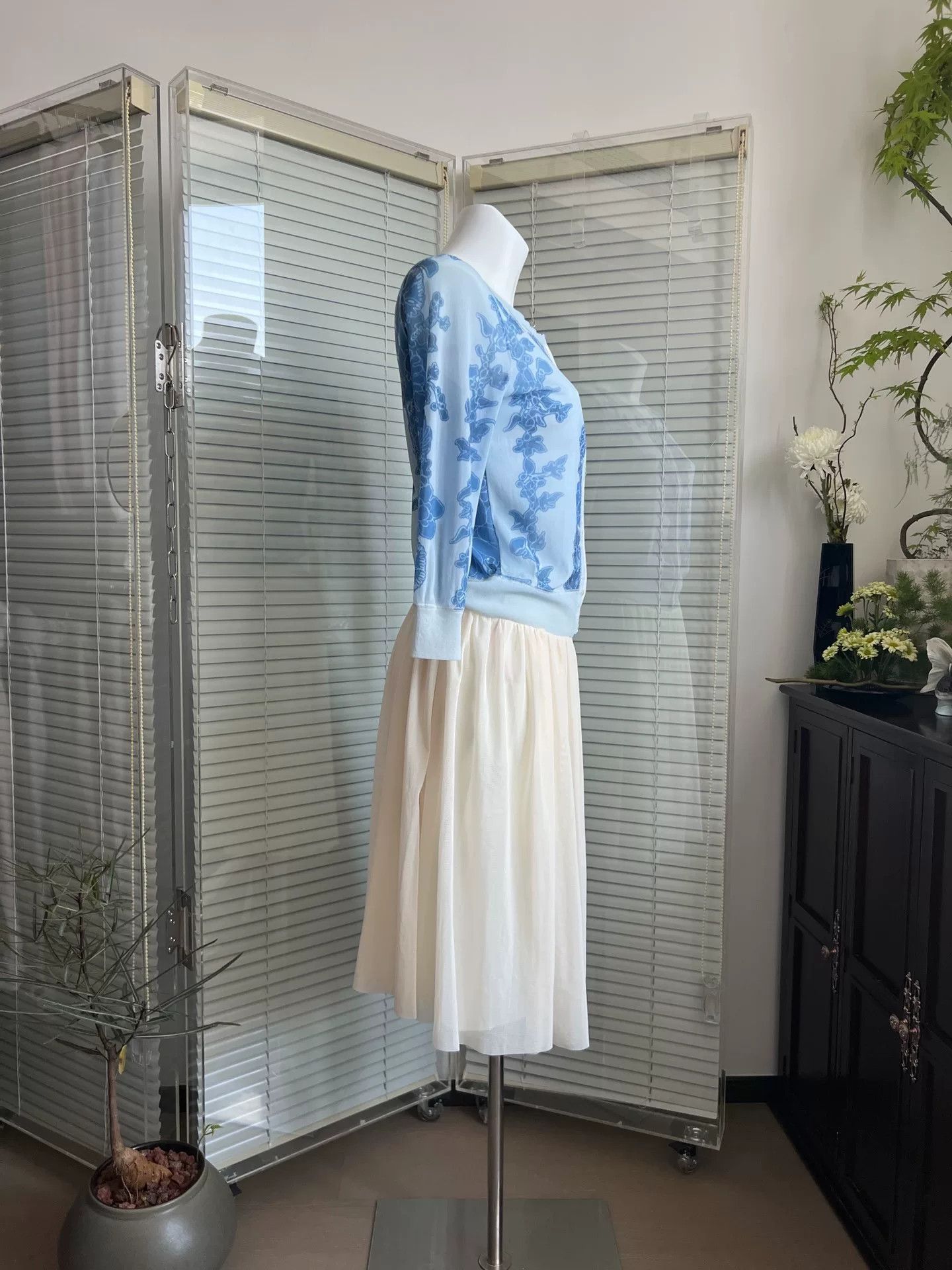 Vivienne Tam VIVIENNETAM Blue Porcelain Mesh Cardigan Size S / US 4 / IT 40 - 4 Thumbnail
