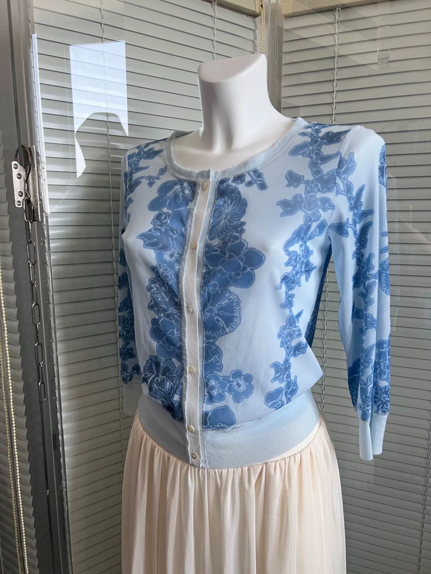 Vivienne Tam VIVIENNETAM Blue Porcelain Mesh Cardigan Size S / US 4 / IT 40 - 7 Thumbnail