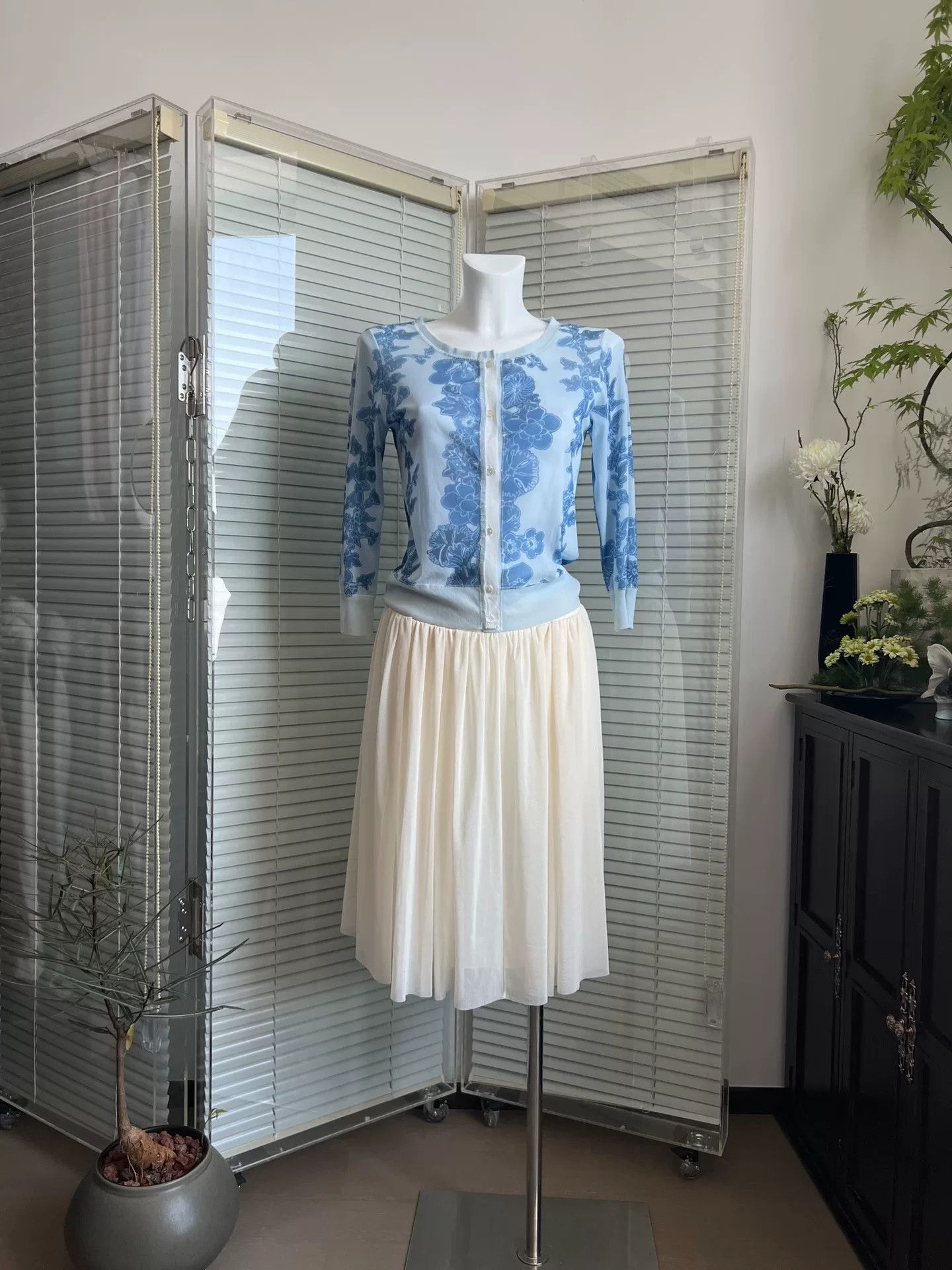 Vivienne Tam VIVIENNETAM Blue Porcelain Mesh Cardigan Size S / US 4 / IT 40 - 2 Thumbnail