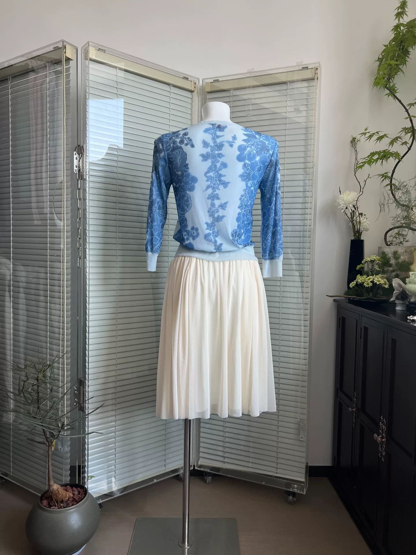 Vivienne Tam VIVIENNETAM Blue Porcelain Mesh Cardigan Size S / US 4 / IT 40 - 5 Thumbnail