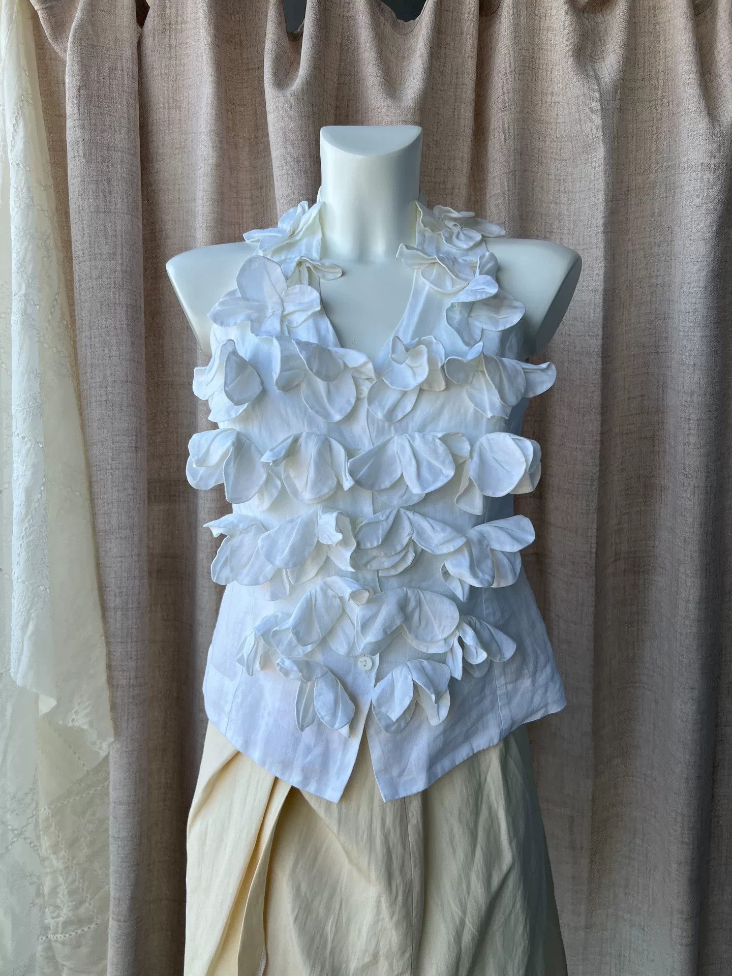 IENKI IENKI NARACAMICIE White 3D Floral Linen Vest Size XS / US 0-2 / IT 36-38 - 4 Thumbnail