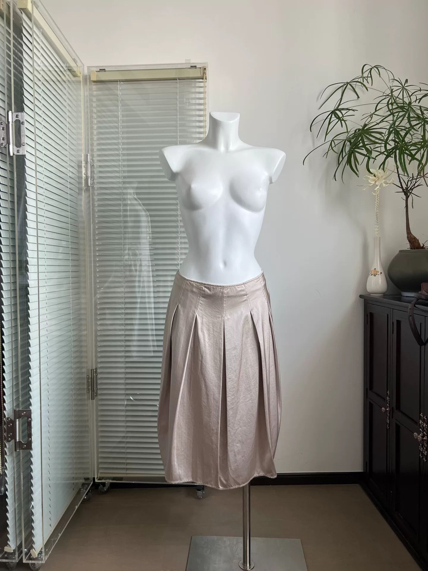 Max Mara MAXMARA Vintage Champagne Gold Skirt Size 42" / US 20 - 3 Thumbnail