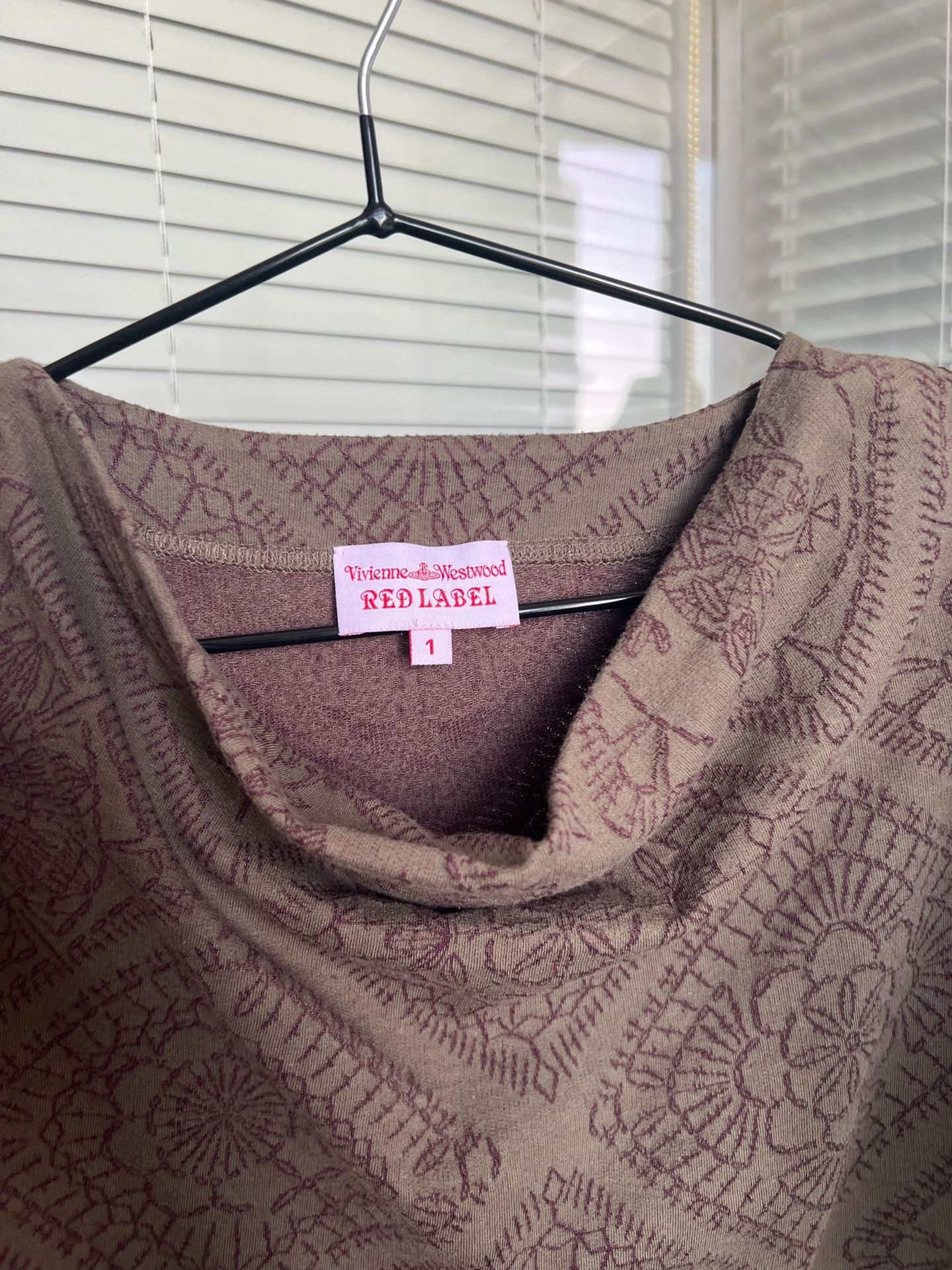 Vivienne Westwood Vivienne Westwood Totem Embroidery Cowl T-Shirt Size S / US 4 / IT 40 - 7 Thumbnail