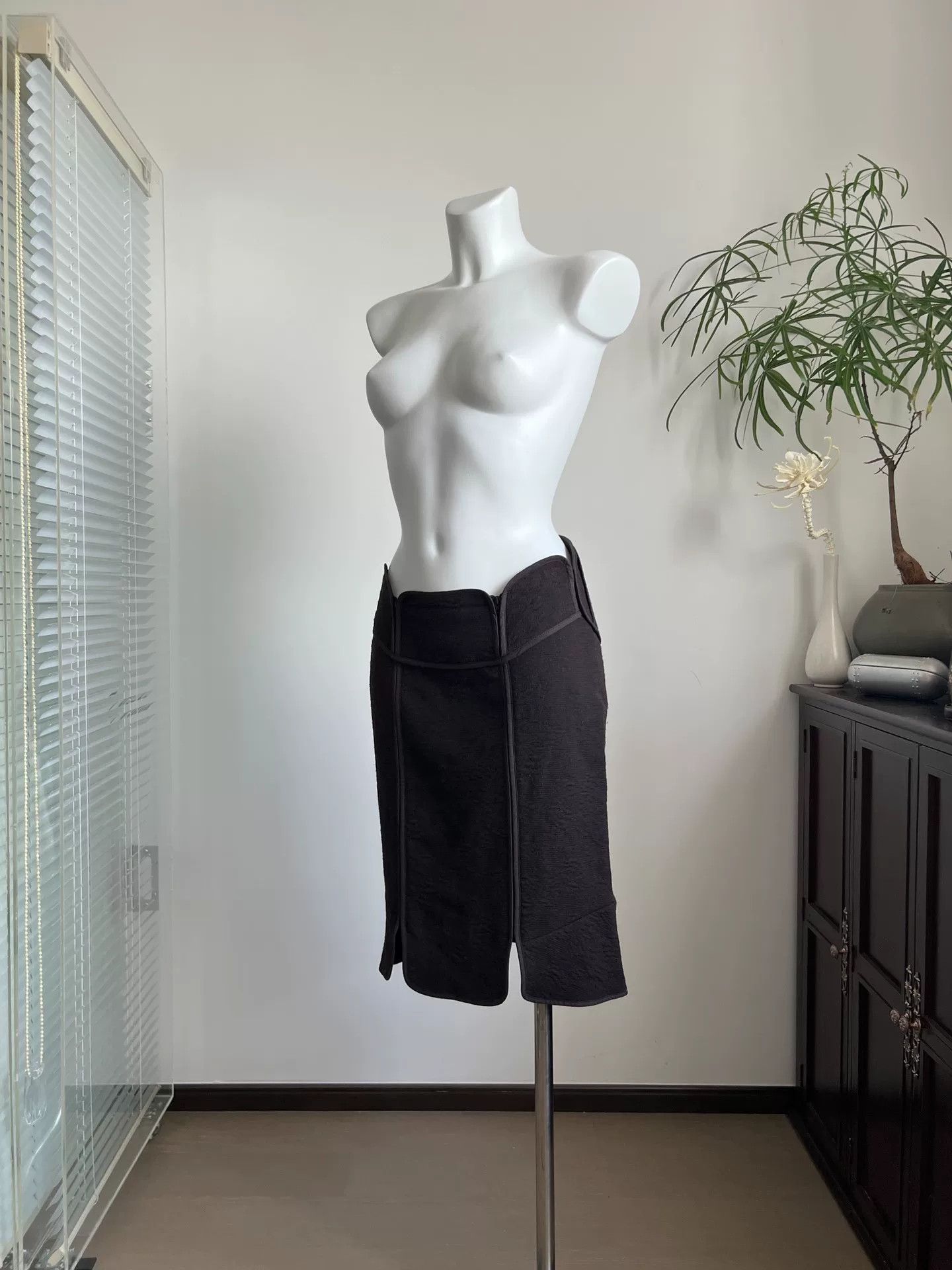 Sportmax SPORTMAX Structured Low-Waist Skirt Size 30" / US 8 / IT 44 - 2 Thumbnail