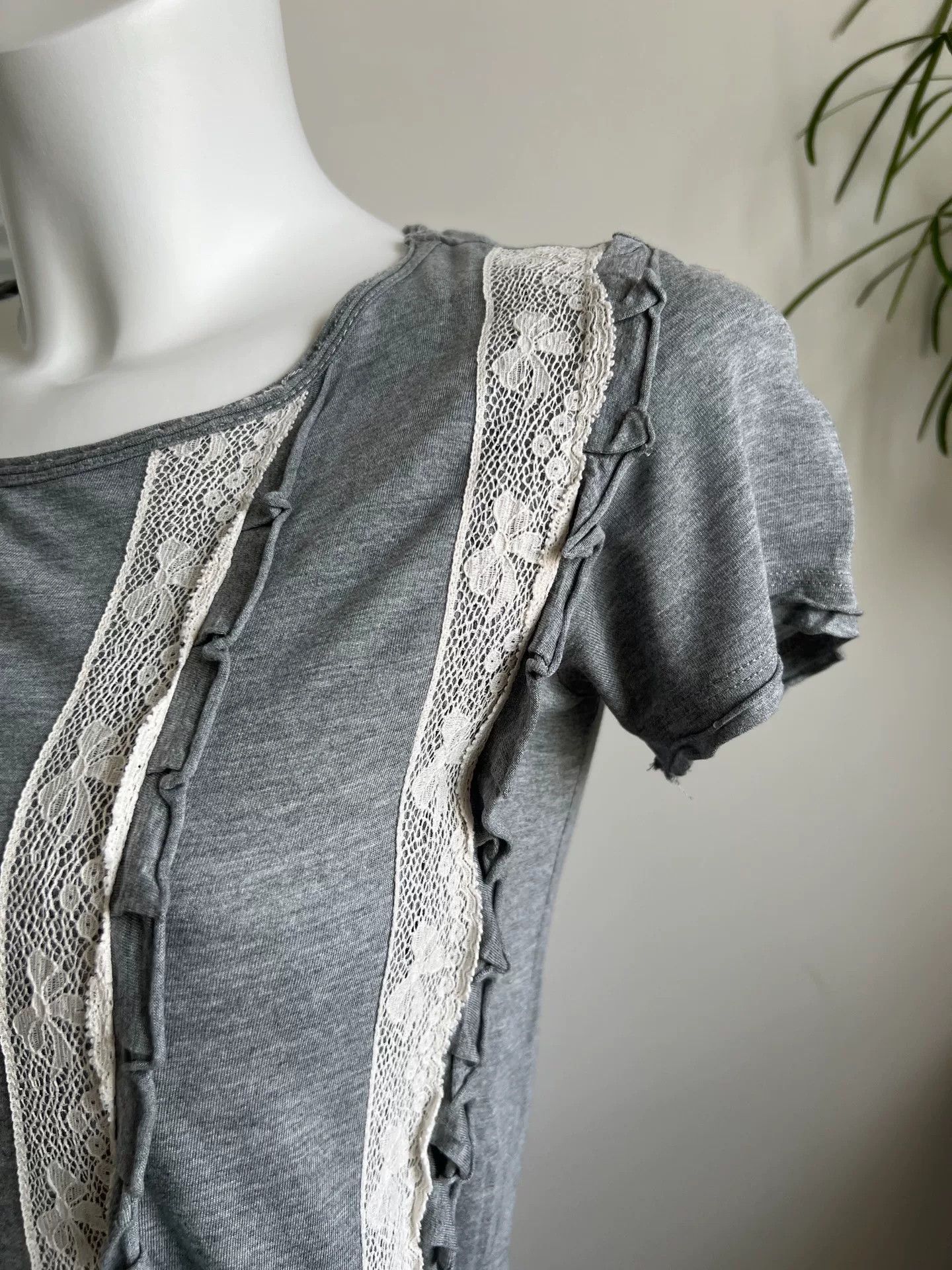 RED Valentino Red Valentino Lace Ruffle Cotton T-shirt Size M / US 6-8 / IT 42-44 - 6 Thumbnail
