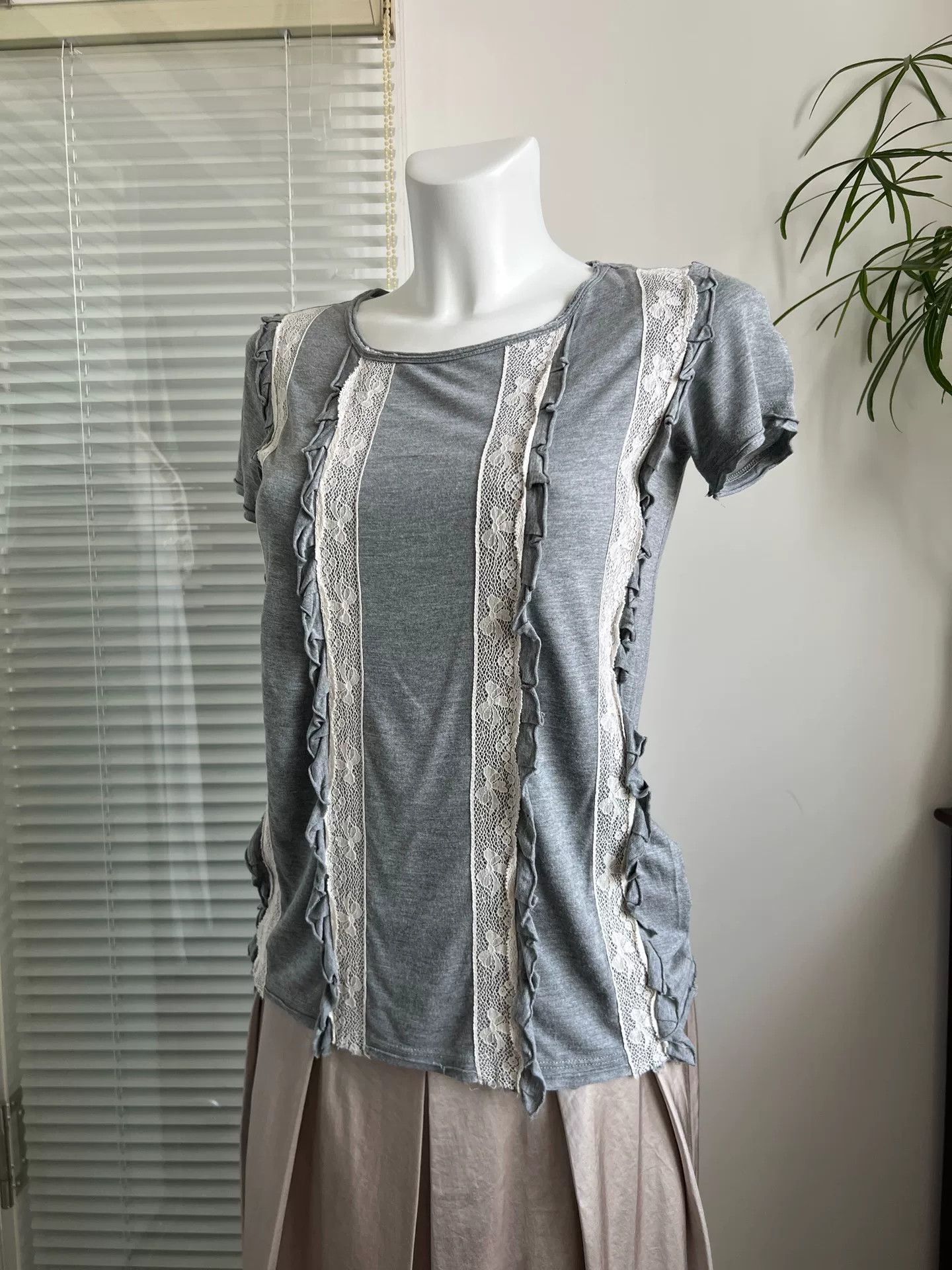 RED Valentino Red Valentino Lace Ruffle Cotton T-shirt Size M / US 6-8 / IT 42-44 - 5 Thumbnail