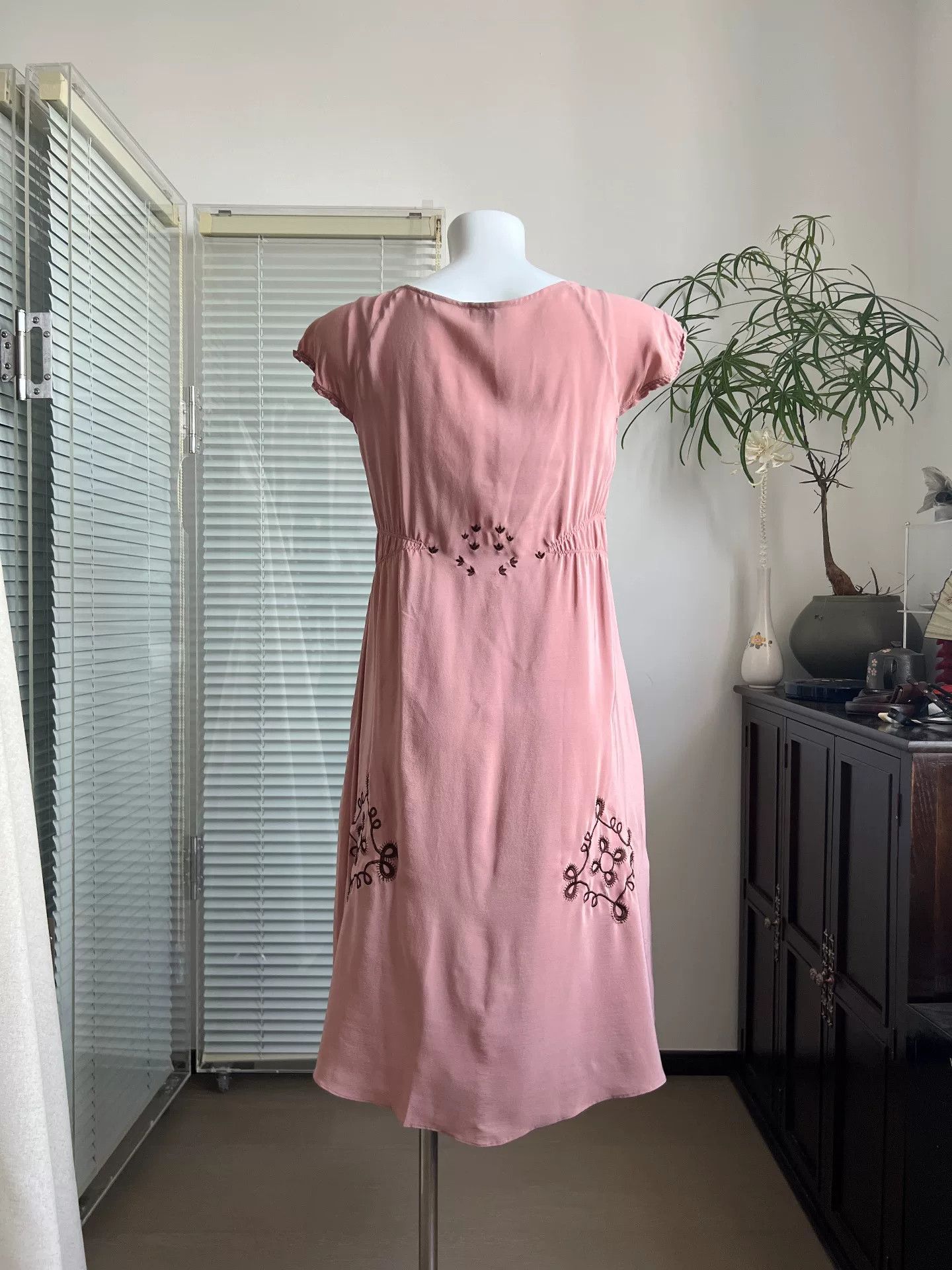 Moschino MOSCHINO Pink Silk Embroidered Dress Size S / US 4 / IT 40 - 7 Thumbnail