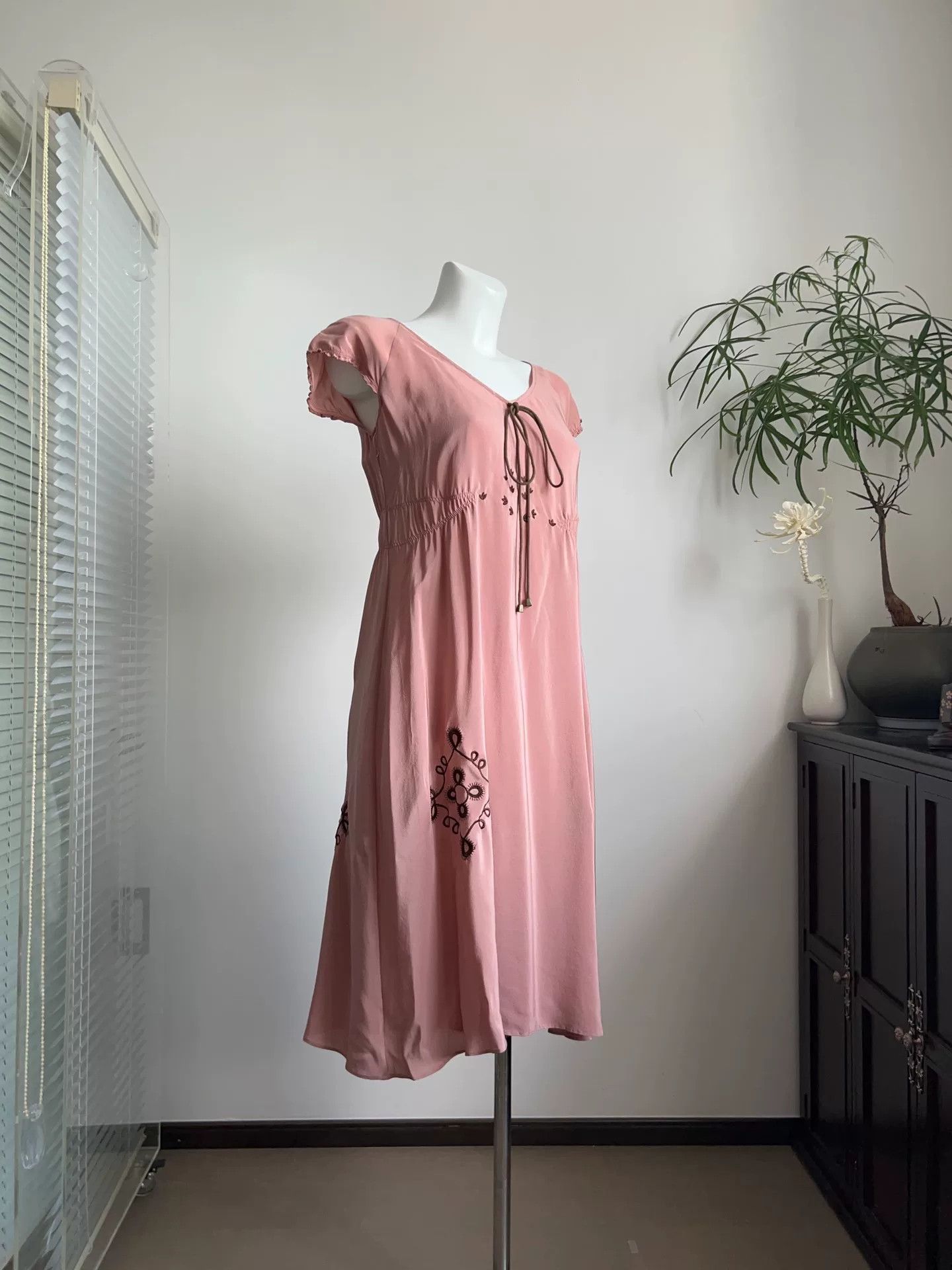 Moschino MOSCHINO Pink Silk Embroidered Dress Size S / US 4 / IT 40 - 2 Thumbnail