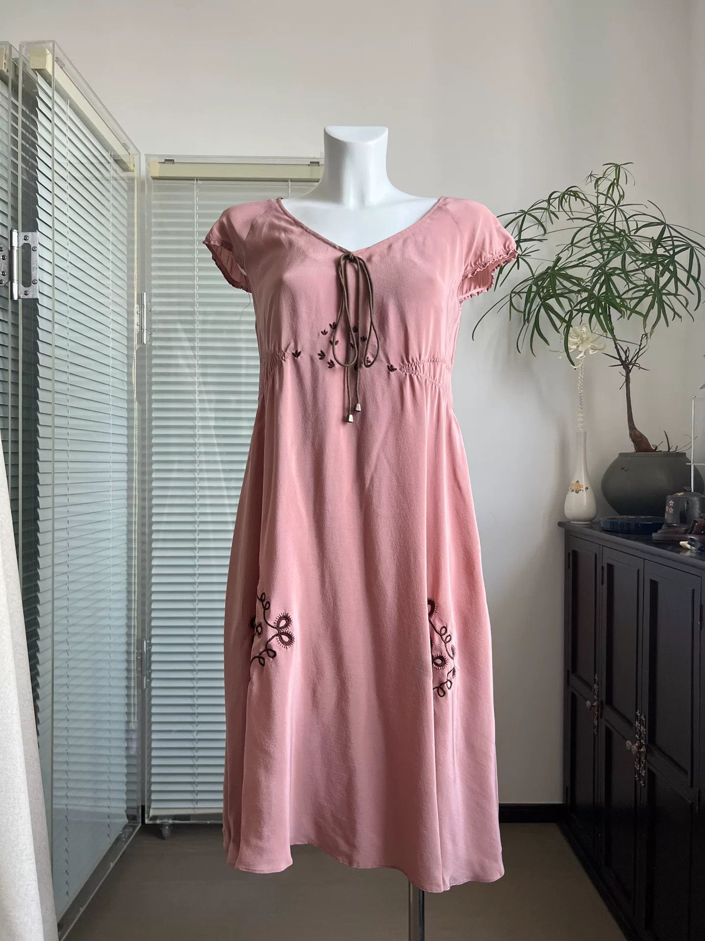 Moschino MOSCHINO Pink Silk Embroidered Dress Size S / US 4 / IT 40 - 4 Thumbnail