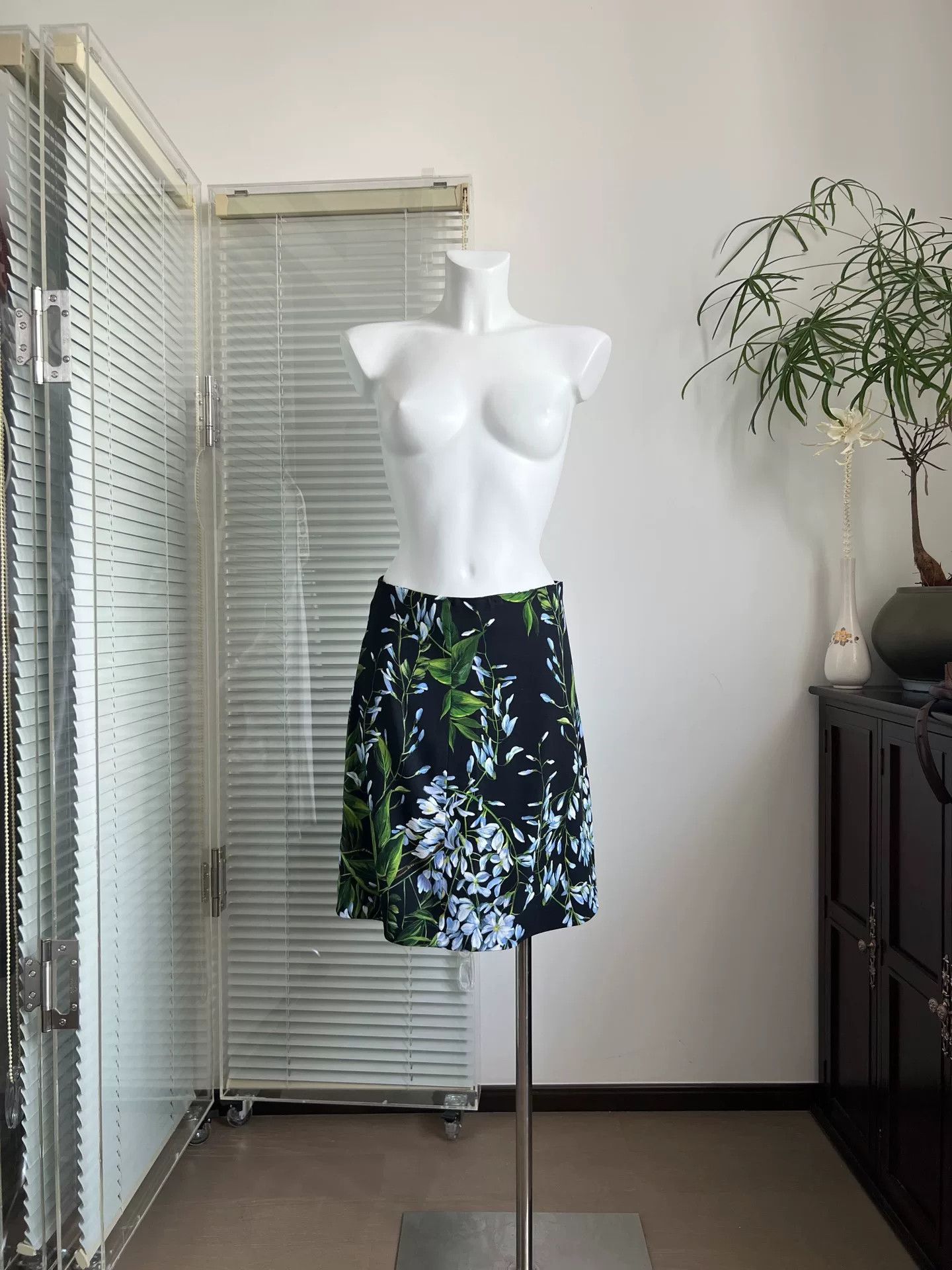 Blumarine Blumarine Blue Floral Pencil Skirt Size 42" / US 20 - 3 Thumbnail