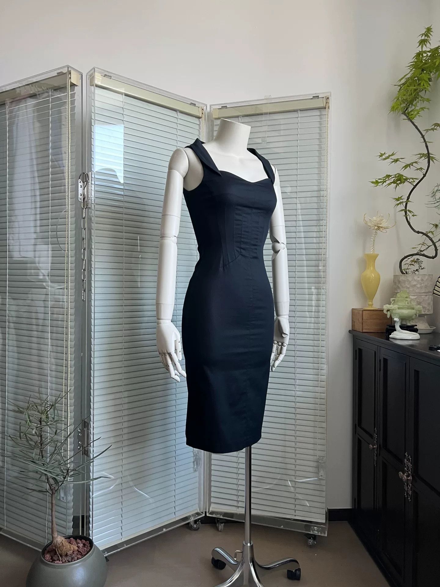 Dolce & Gabbana D&G Vintage Lapel Bodycon Dress Size XS / US 0-2 / IT 36-38 - 2 Thumbnail