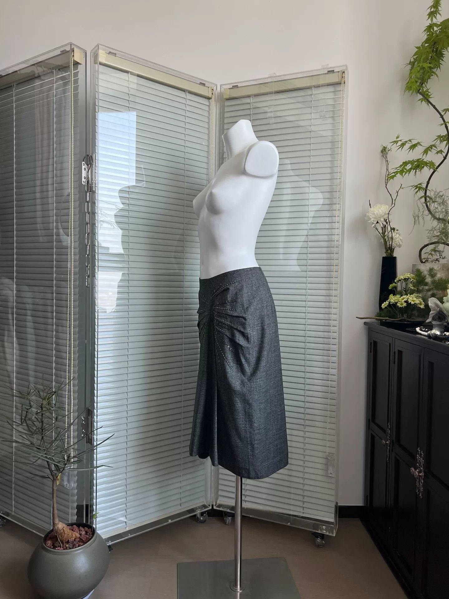 Max Mara Max Mara Gray Houndstooth Pleated Skirt Size 40" / US 18 - 4 Thumbnail