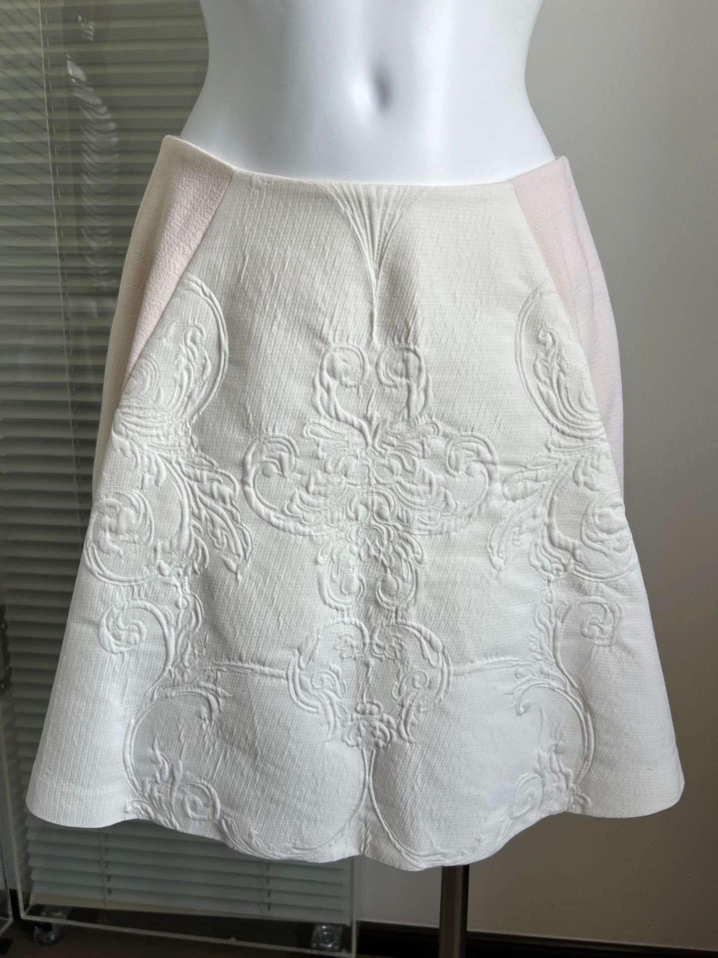 Eototo EPOCA Embossed Print White A-Line Skirt Size 29" - 2 Thumbnail