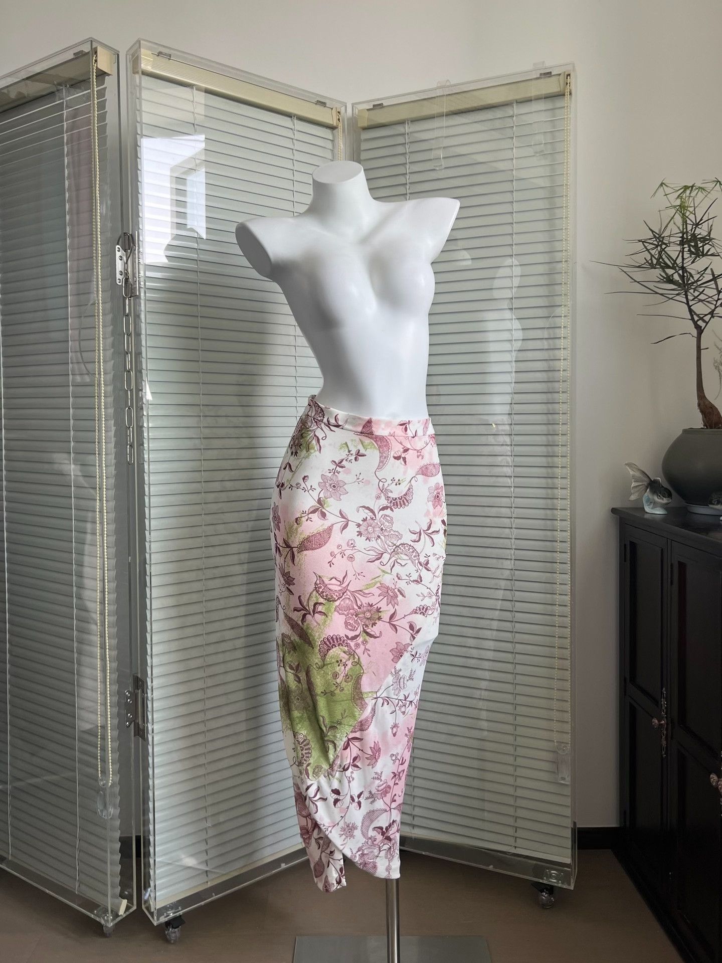Vivienne Westwood Vivienne Westwood Gold Label Irregular Skirt Size 38" / US 16 / IT 52 - 2 Thumbnail