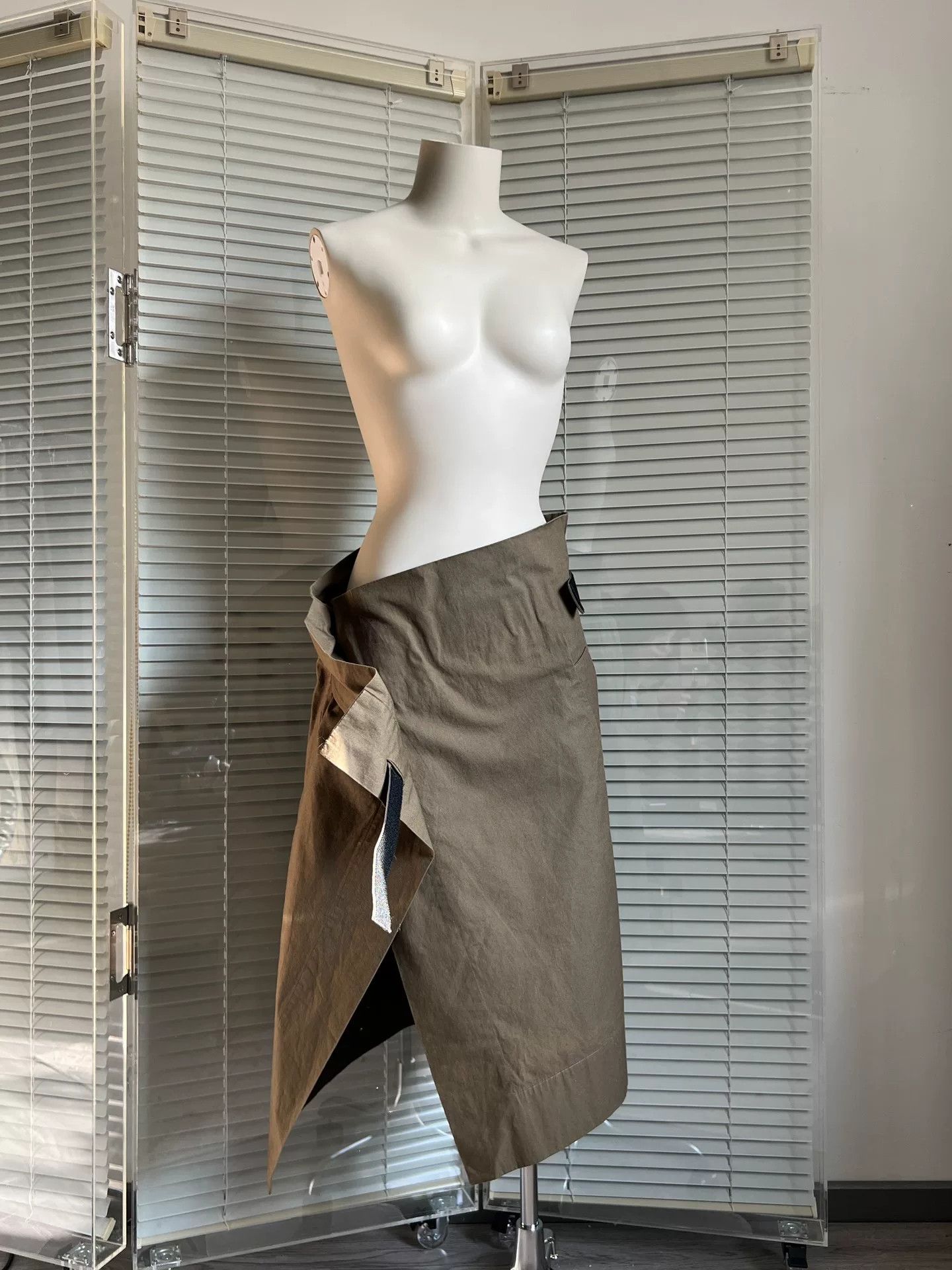 Vivienne Westwood Vivienne Westwood Green Pleated Straight Skirt Size 36" / US 14 / IT 50 - 6 Thumbnail