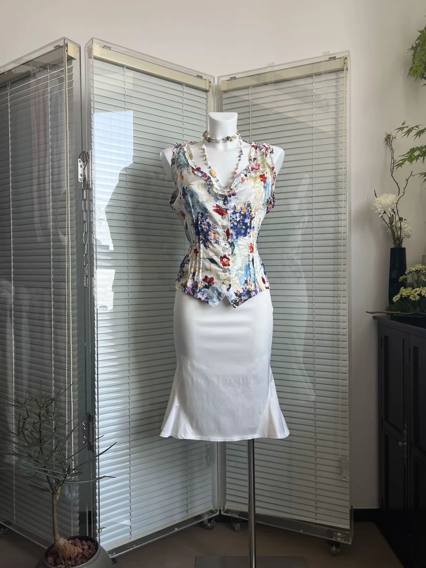 Epoch White Bodycon Mermaid Midi Skirt Size 38" / US 16 / IT 52 - 7 Thumbnail