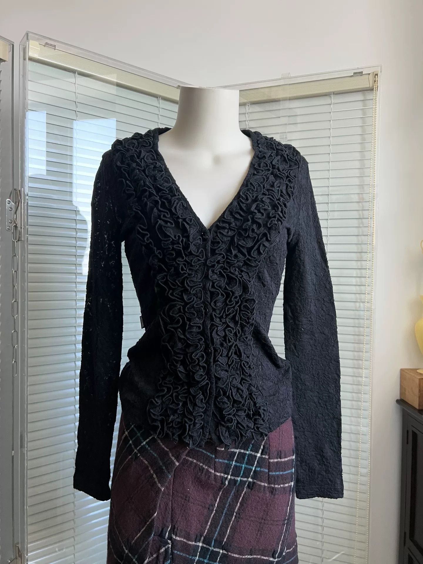 Moschino MOSCHINO Dark Lace Floral Knit Top Size M / US 6-8 / IT 42-44 - 4 Thumbnail