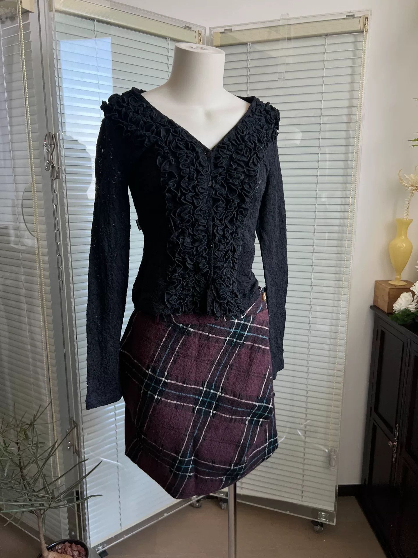 Moschino MOSCHINO Dark Lace Floral Knit Top Size M / US 6-8 / IT 42-44 - 2 Thumbnail