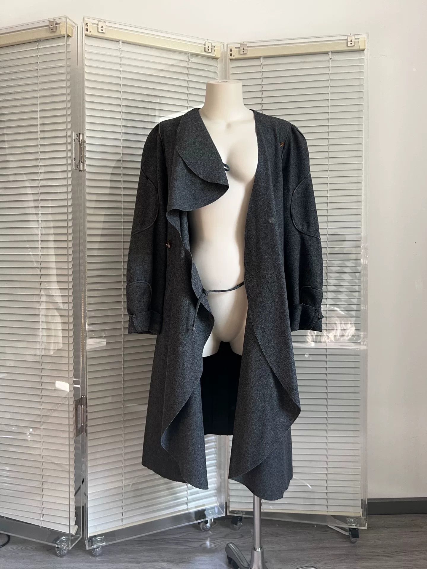 Vivienne Westwood Vivienne Westwood 2015 FW Gray Wool Coat Size S / US 4 / IT 40 - 2 Thumbnail