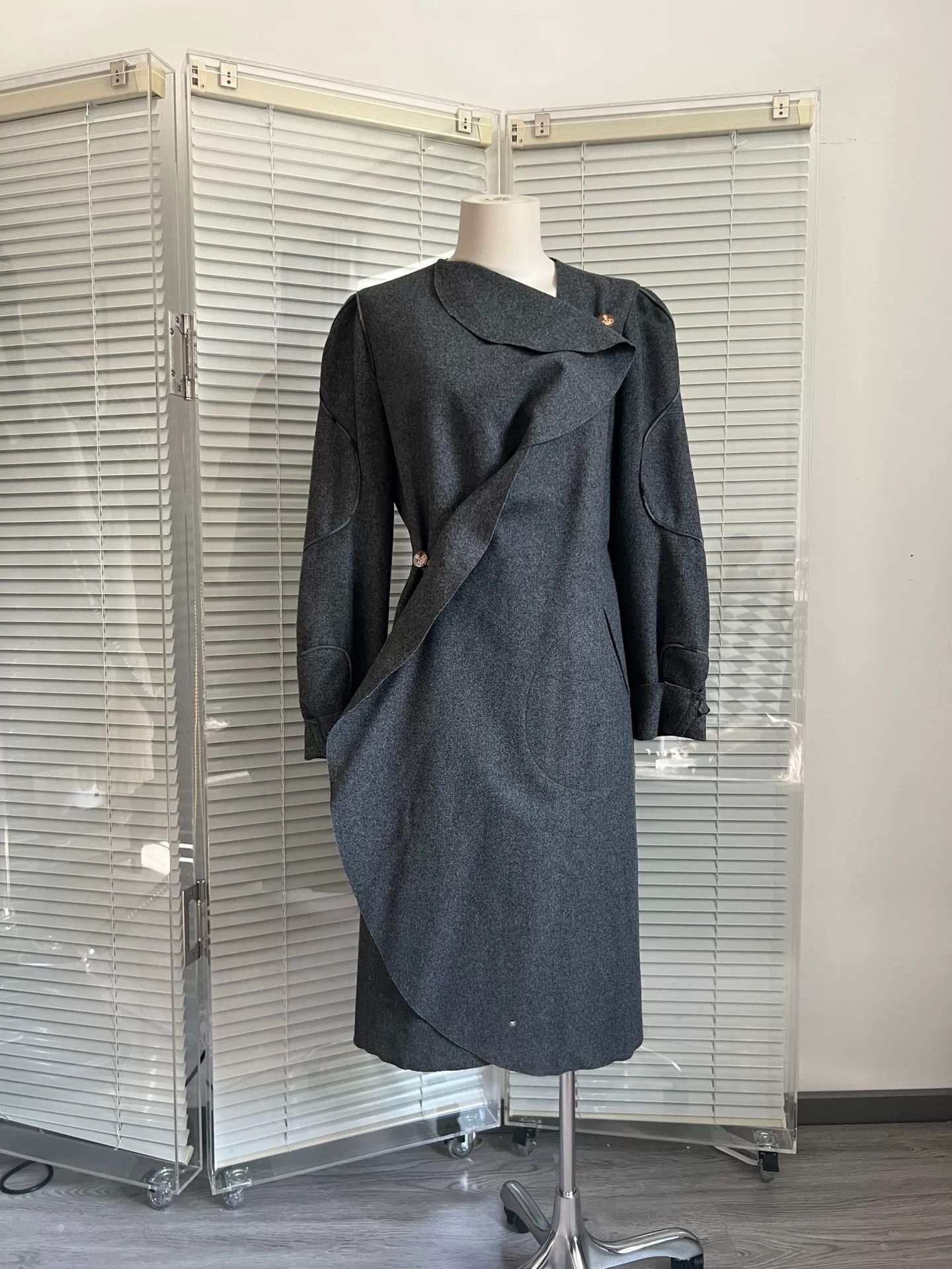 Vivienne Westwood Vivienne Westwood 2015 FW Gray Wool Coat Size S / US 4 / IT 40 - 5 Thumbnail