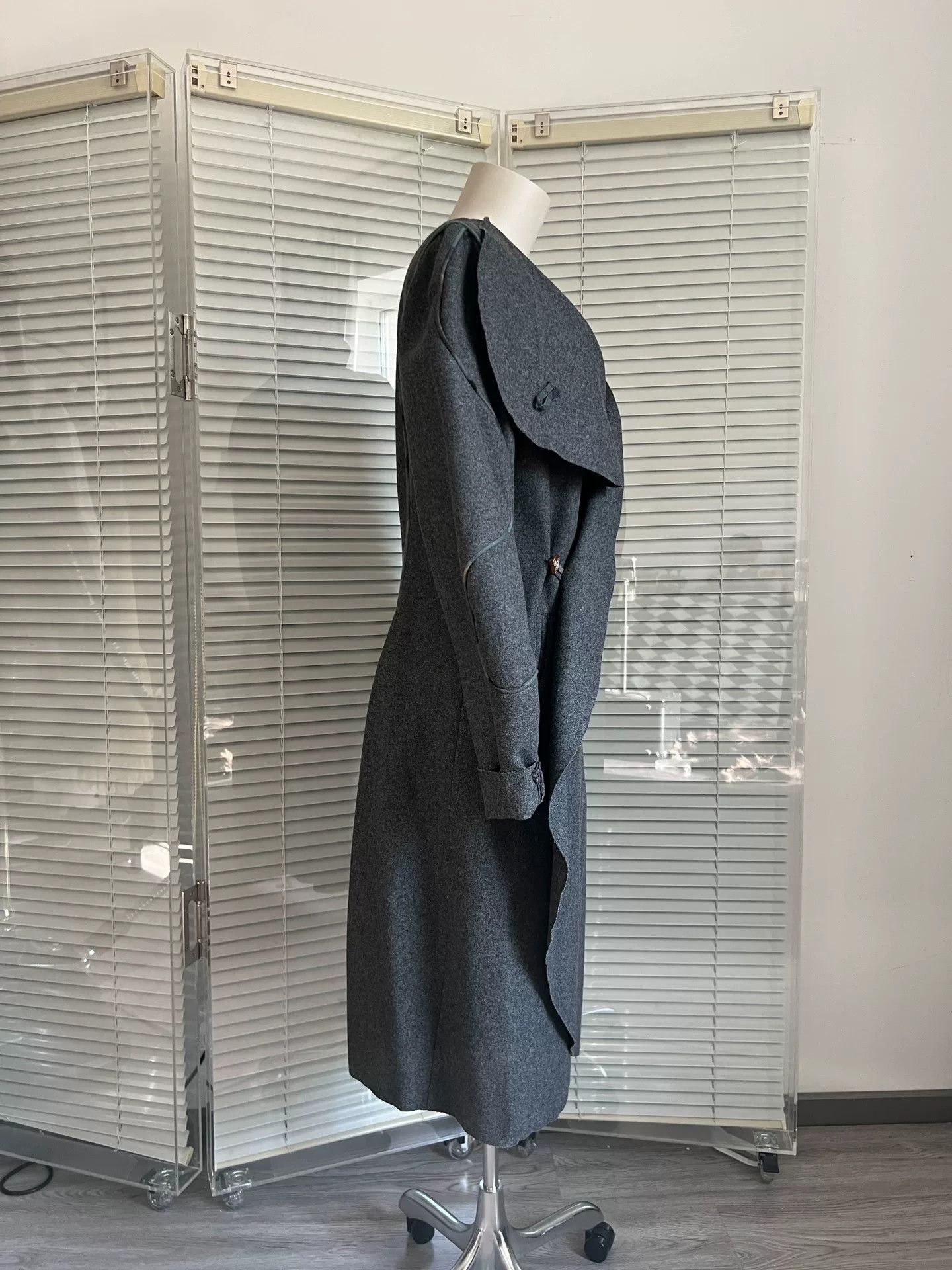 Vivienne Westwood Vivienne Westwood 2015 FW Gray Wool Coat Size S / US 4 / IT 40 - 8 Thumbnail