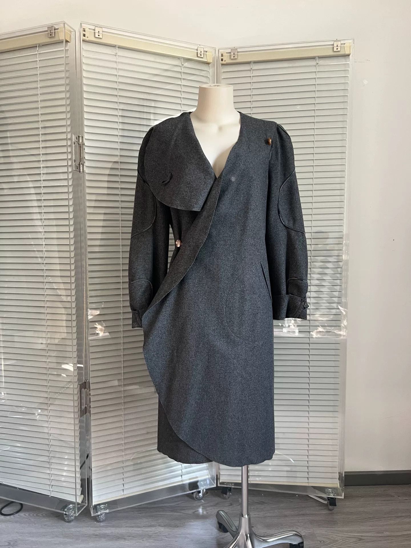 Vivienne Westwood Vivienne Westwood 2015 FW Gray Wool Coat Size S / US 4 / IT 40 - 6 Thumbnail