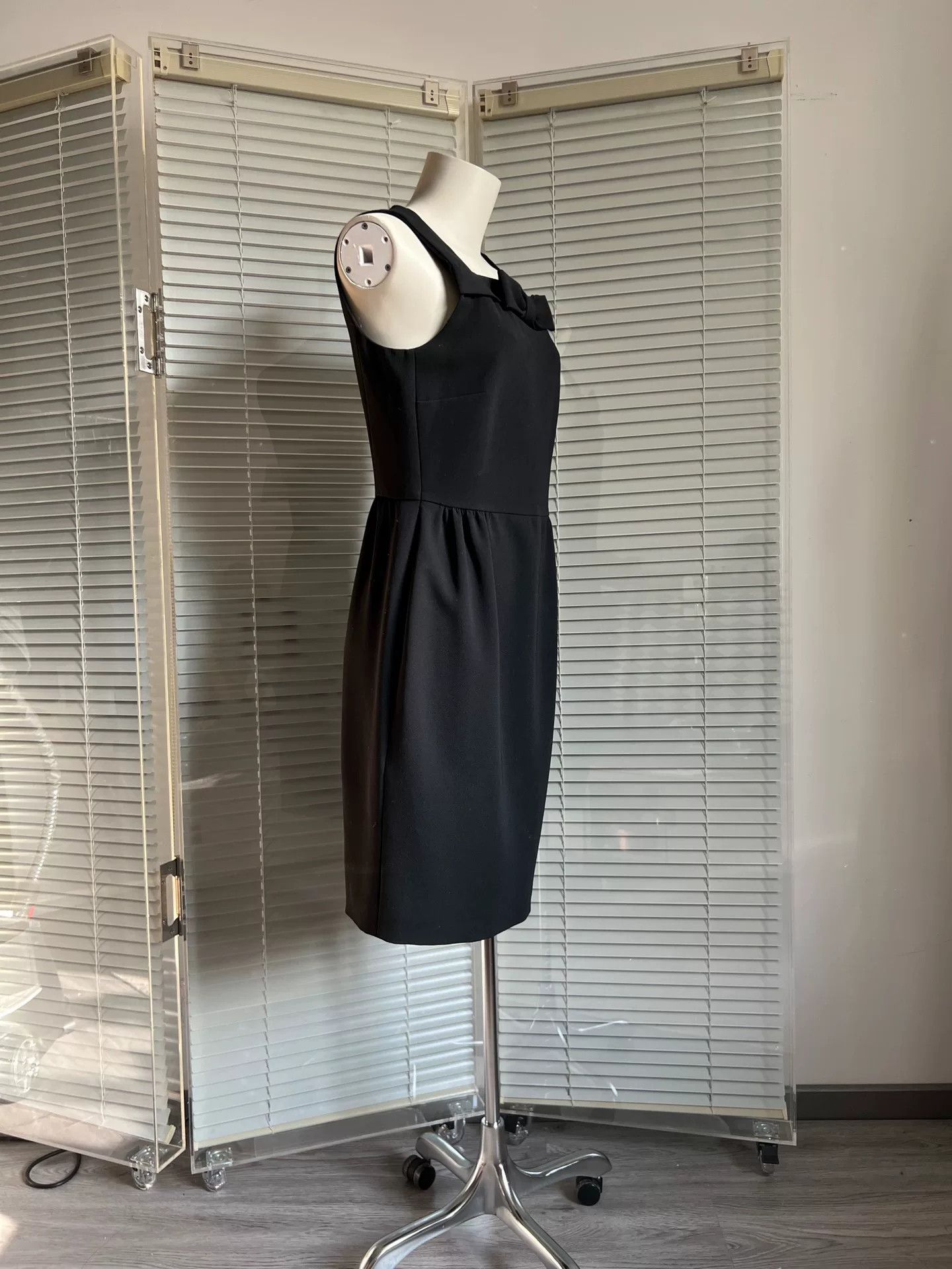 Boutique Moschino MOSCHINO Bow Vest Little Black Dress Size S / US 4 / IT 40 - 4 Thumbnail