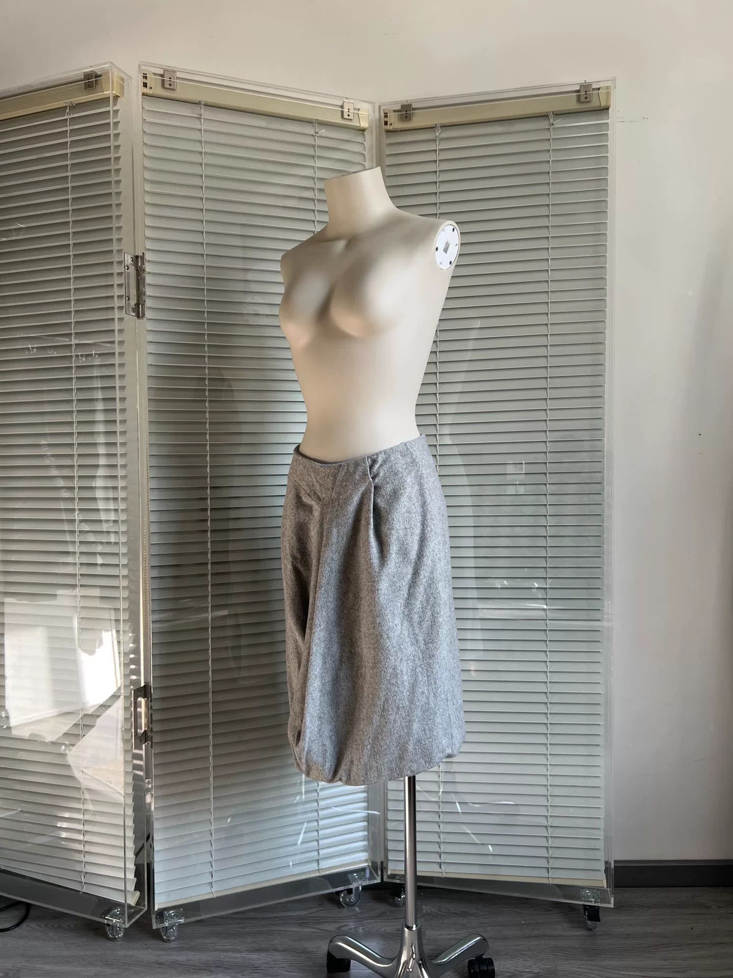 Max Mara MaxMara Gray Wool Asymmetrical Midi Skirt Size 36" / US 14 / IT 50 - 5 Thumbnail