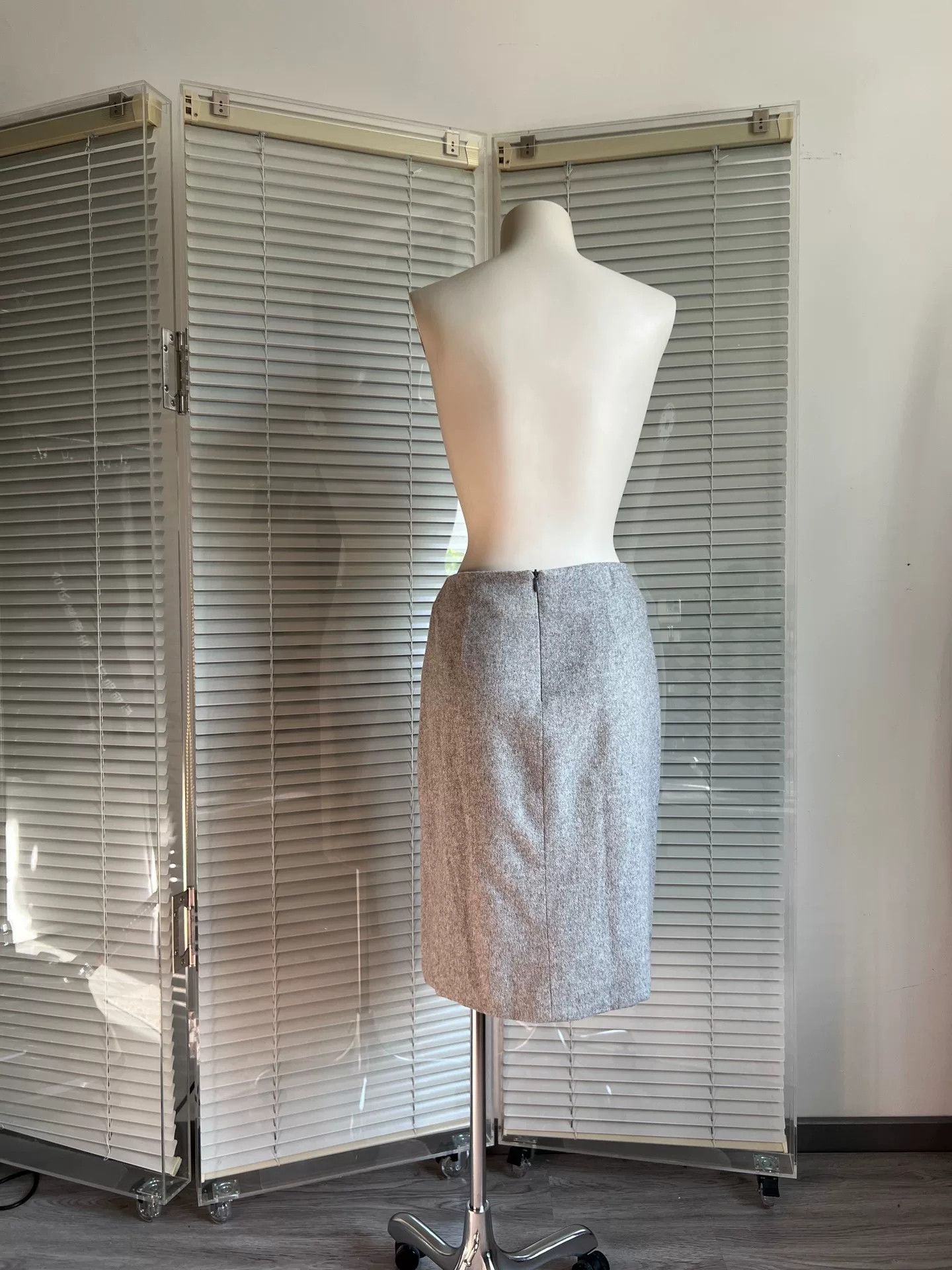Max Mara MaxMara Gray Wool Asymmetrical Midi Skirt Size 36" / US 14 / IT 50 - 4 Thumbnail
