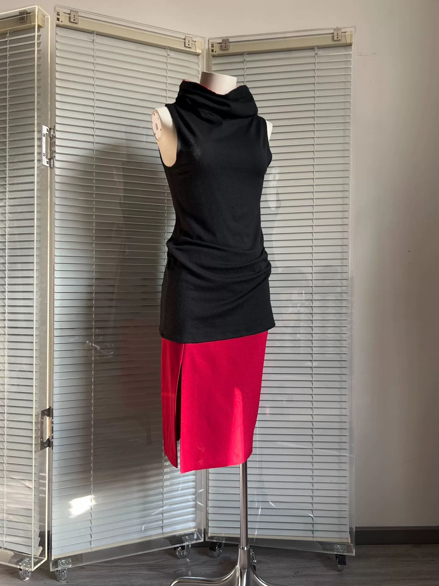 MAX&Co. MAX&Co High Neck Sleeveless Polka Dot Top Size L / US 10 / IT 46 - 4 Thumbnail
