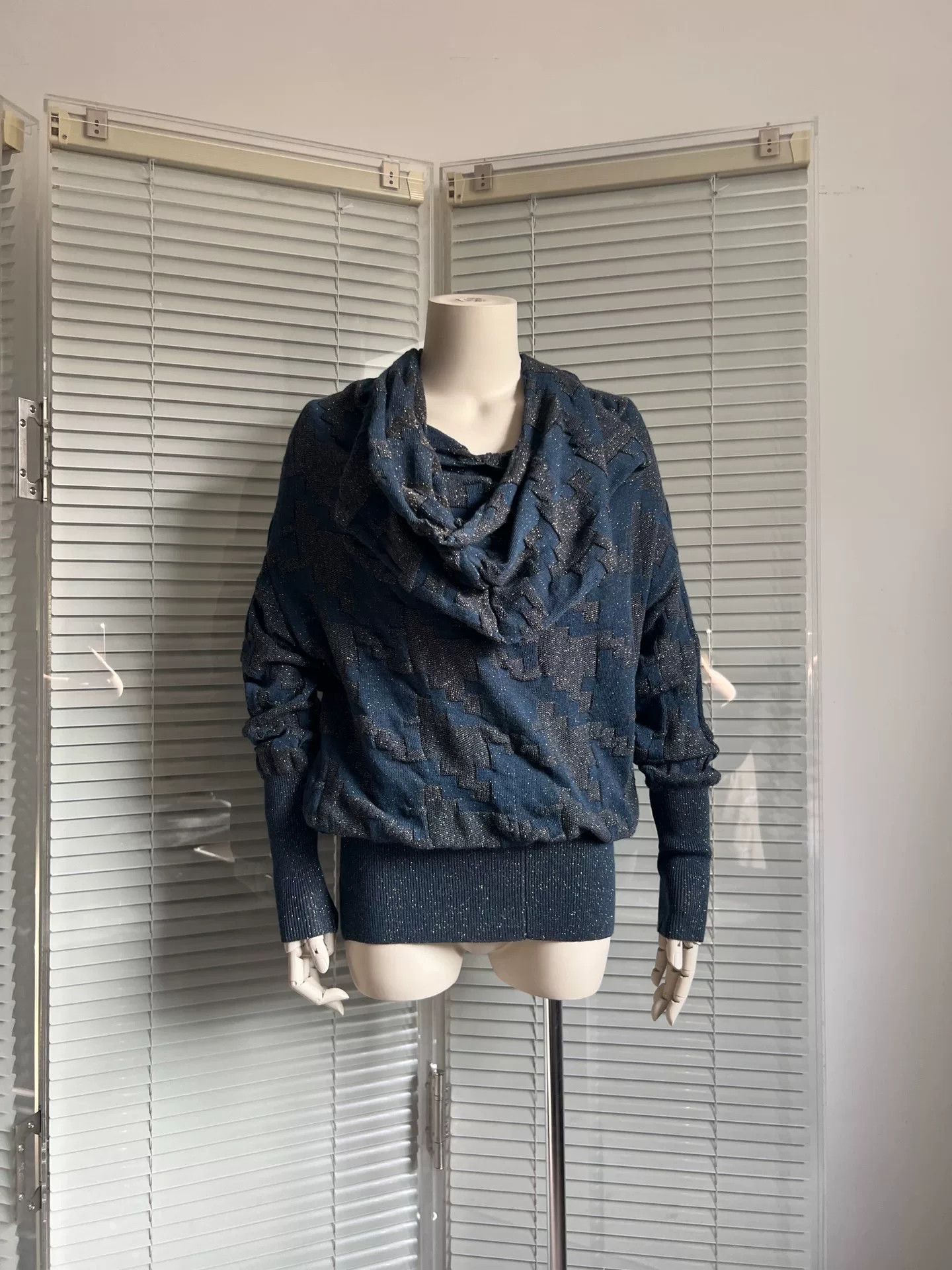 Vivienne Westwood Vivienne Westwood Gold Thread Knit Top/Skirt Size M / US 6-8 / IT 42-44 - 2 Thumbnail