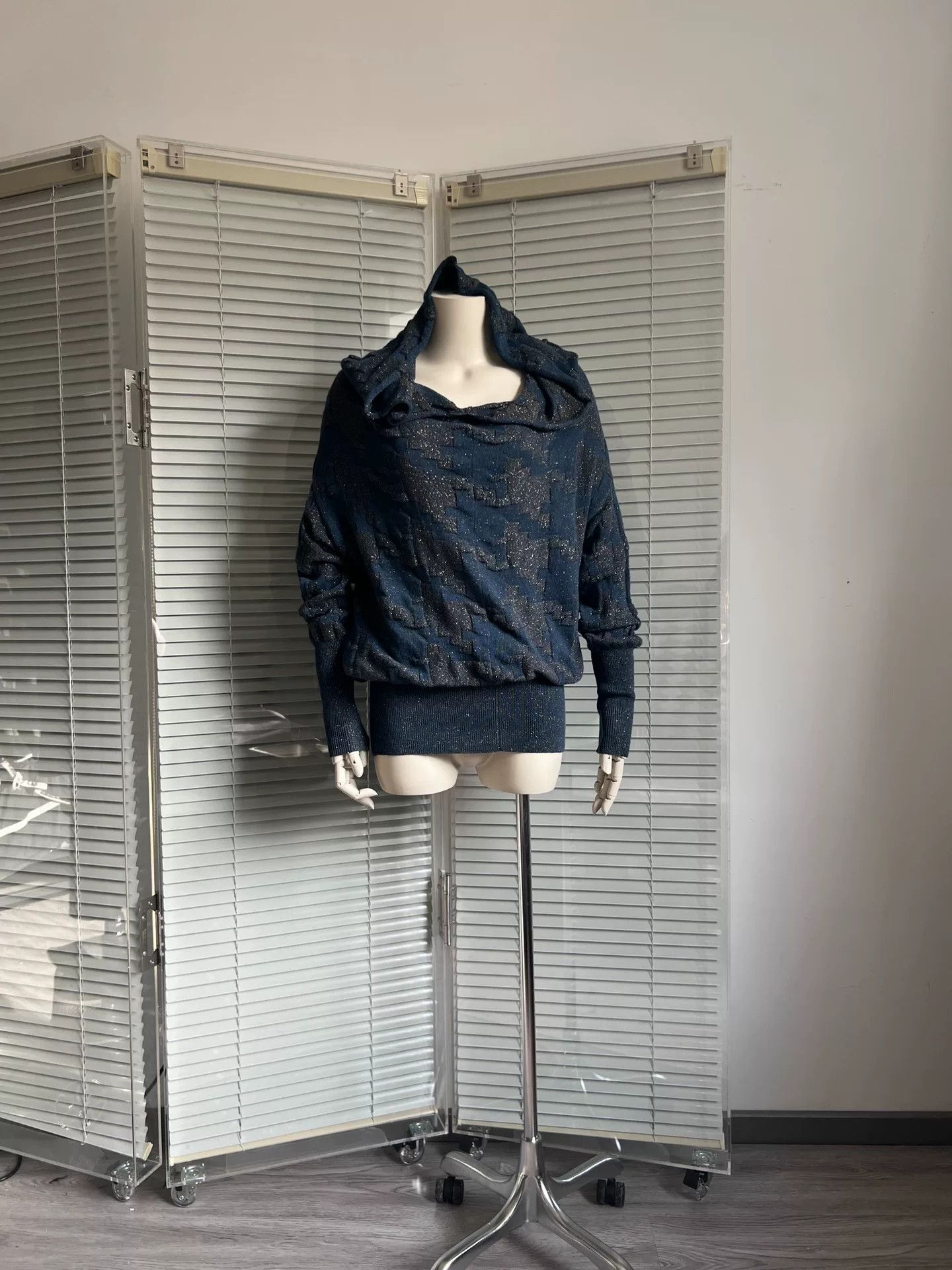 Vivienne Westwood Vivienne Westwood Gold Thread Knit Top/Skirt Size M / US 6-8 / IT 42-44 - 3 Thumbnail