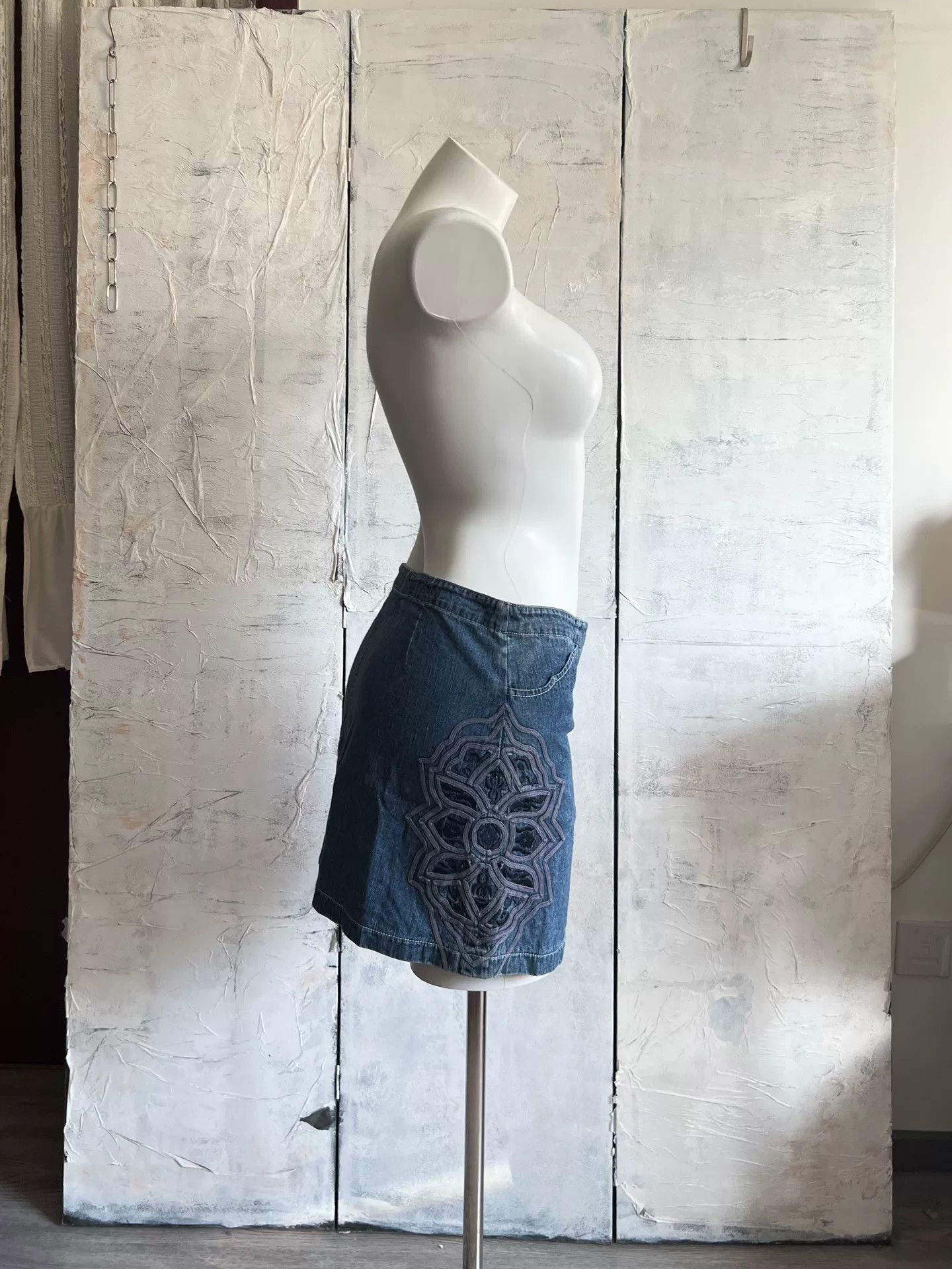 Vivienne Tam Vivienne Tam Lotus Embroidery Denim Skirt Size 38" / US 16 / IT 52 - 3 Thumbnail